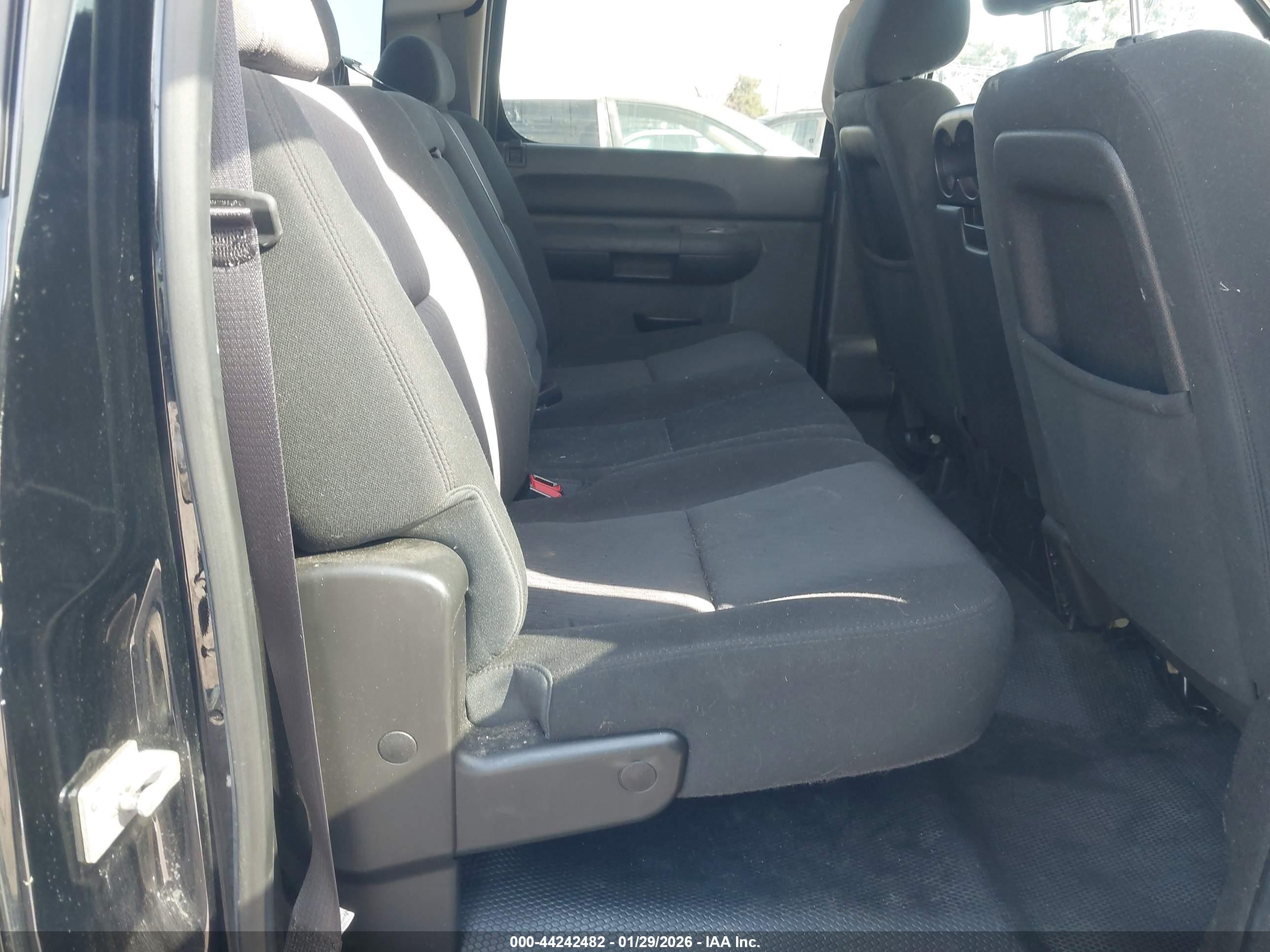 GMC SIERRA image 8
