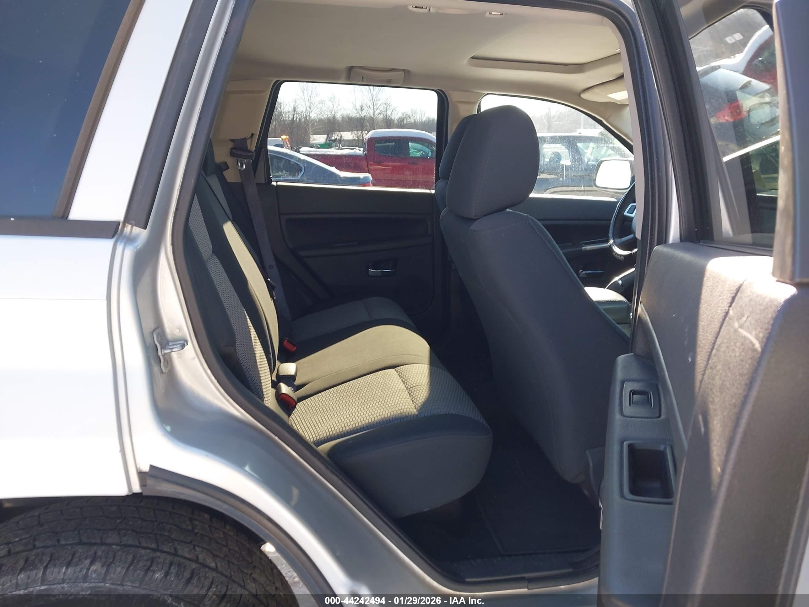 JEEP GRAND image 8