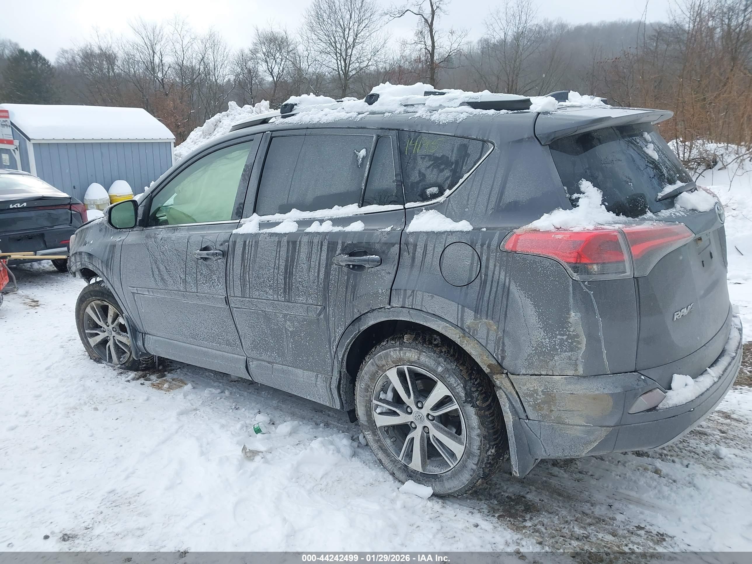 TOYOTA RAV4 image 3