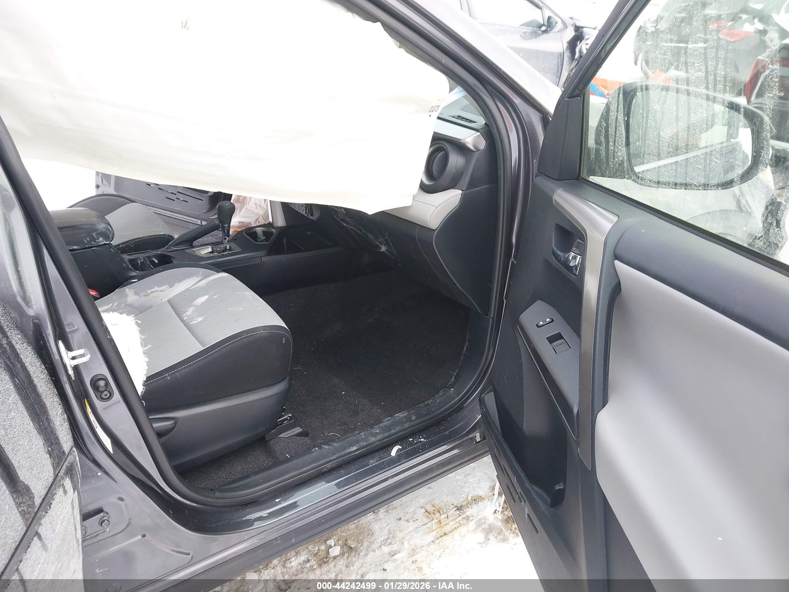 TOYOTA RAV4 image 5