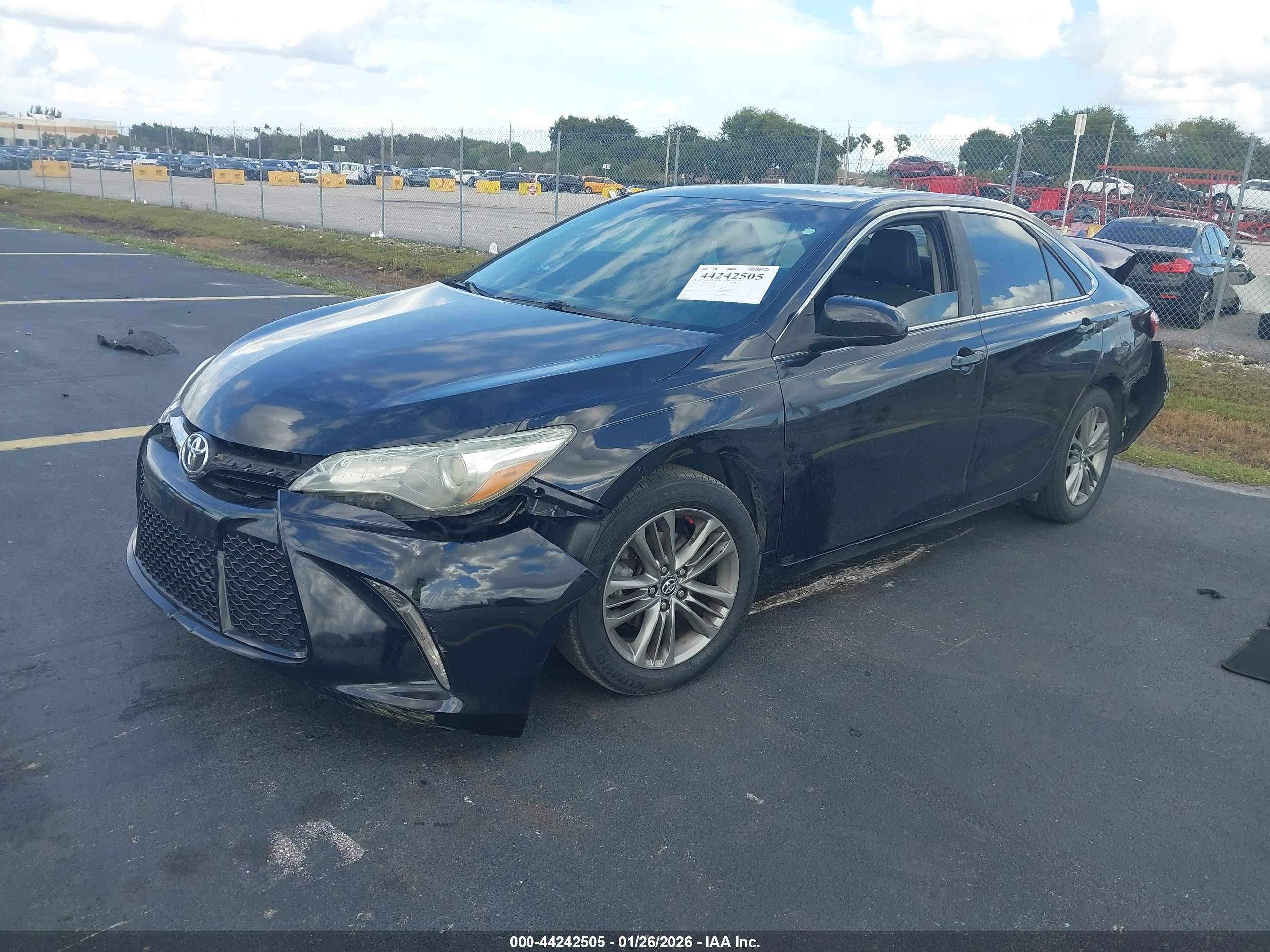 TOYOTA CAMRY image 2