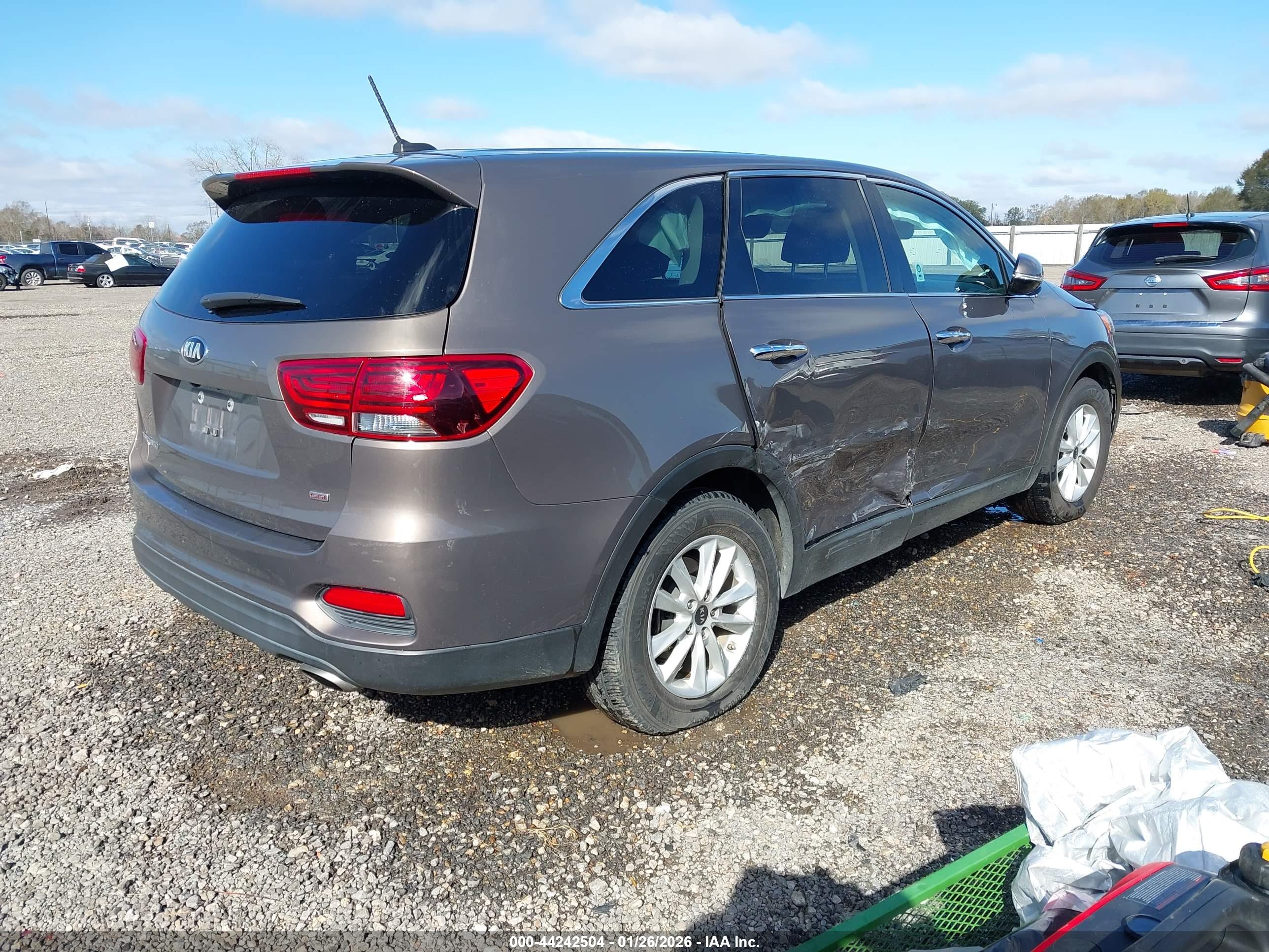 KIA SORENTO image 4