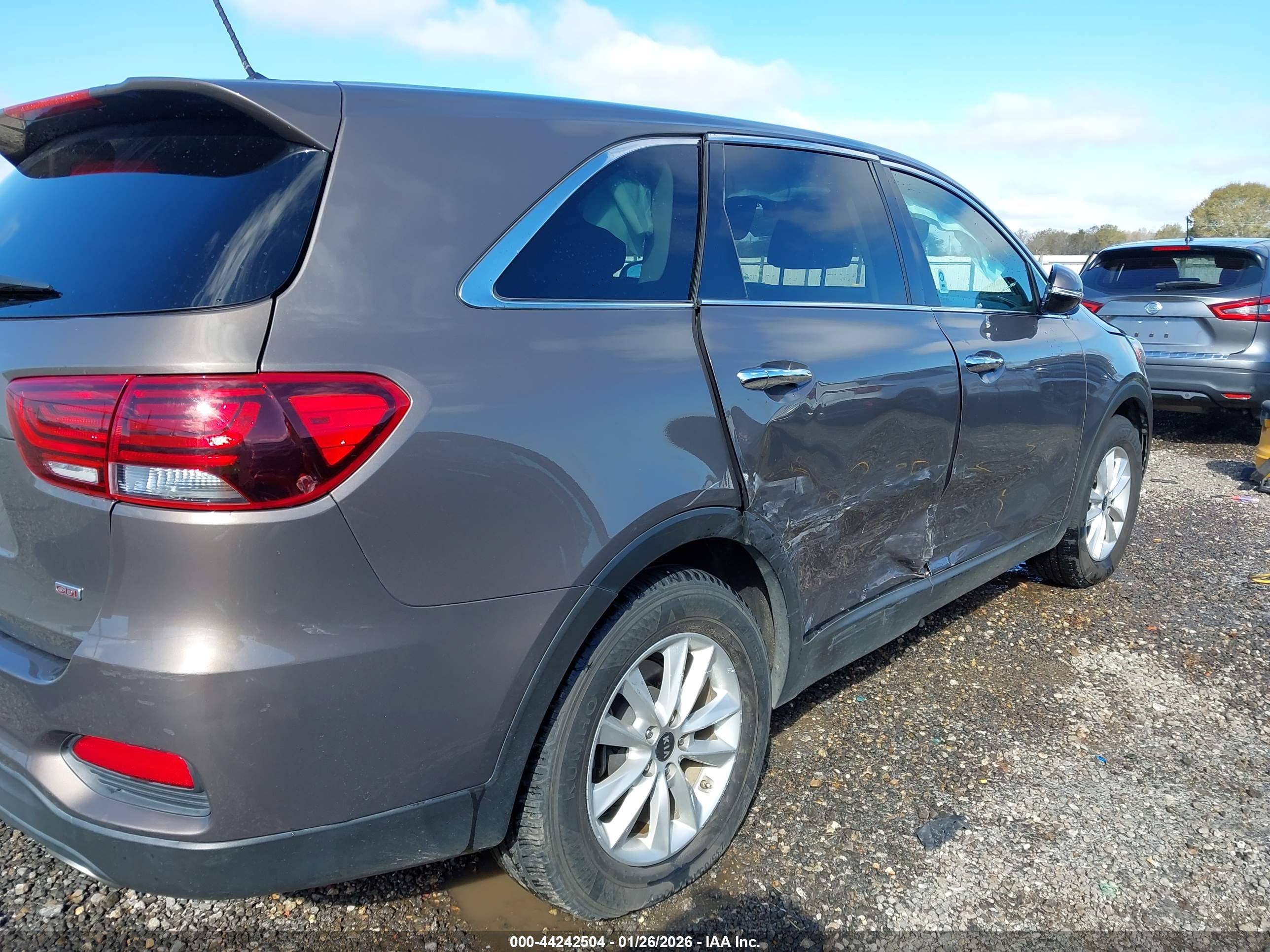 KIA SORENTO image 6