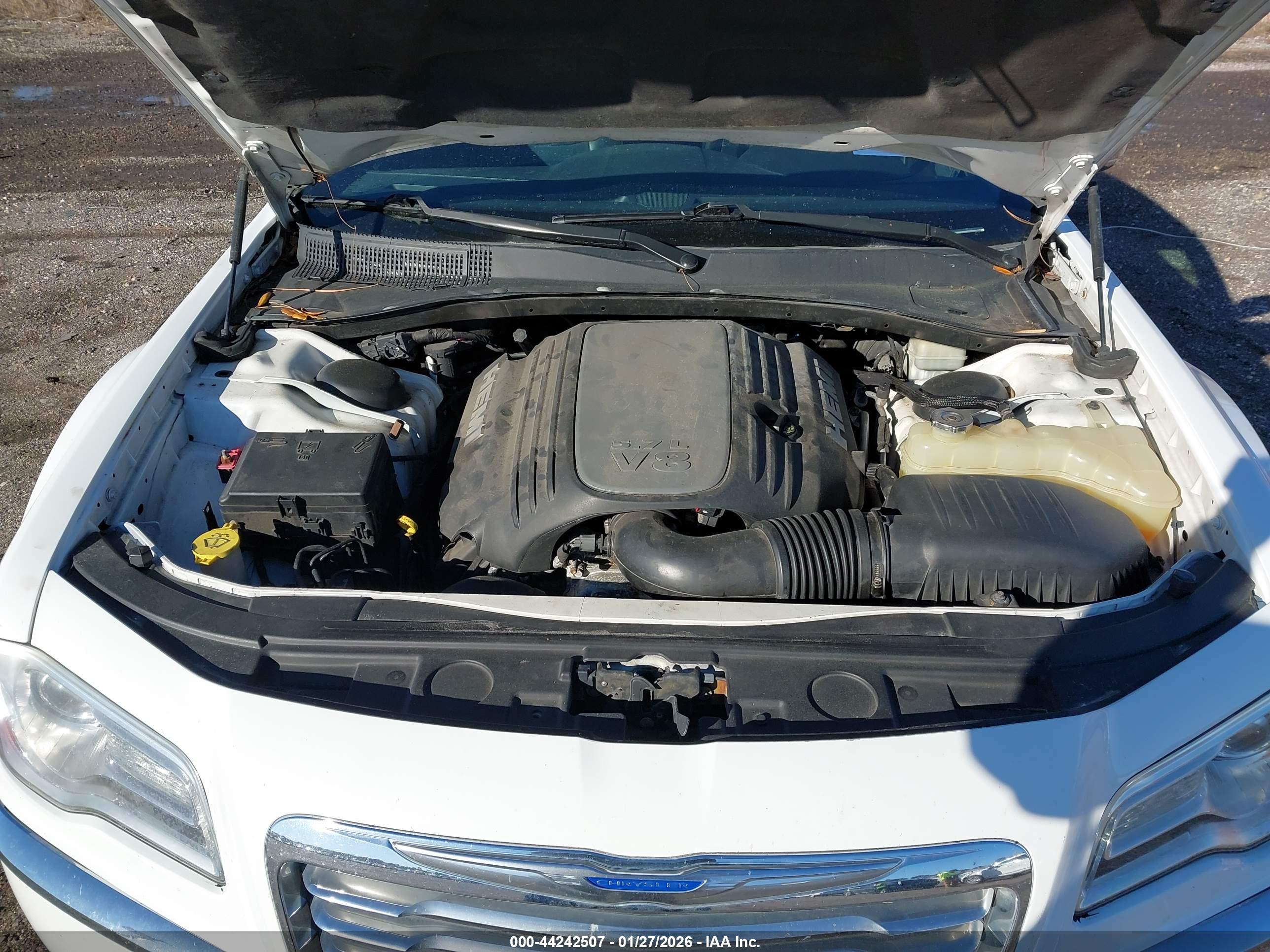 CHRYSLER 300C image 10