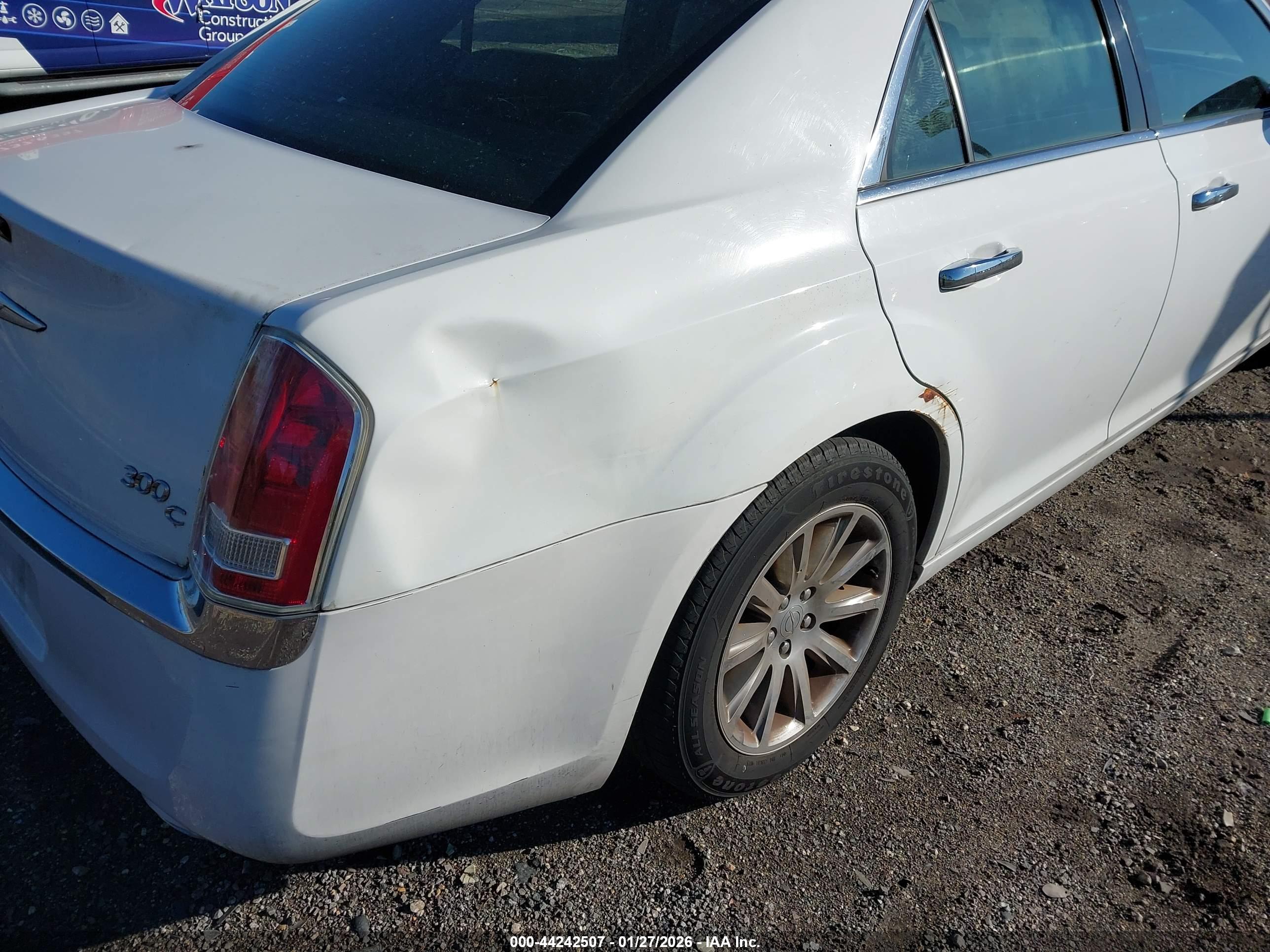 CHRYSLER 300C image 6