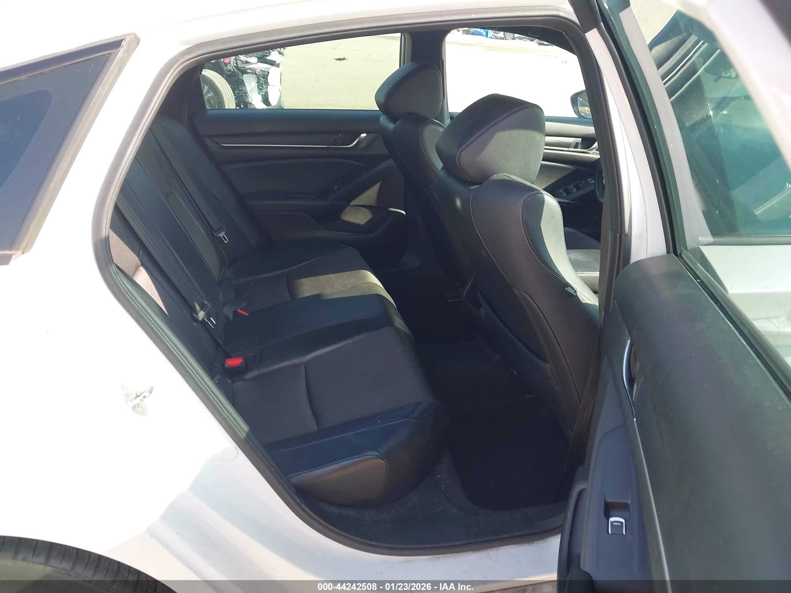 HONDA ACCORD image 8