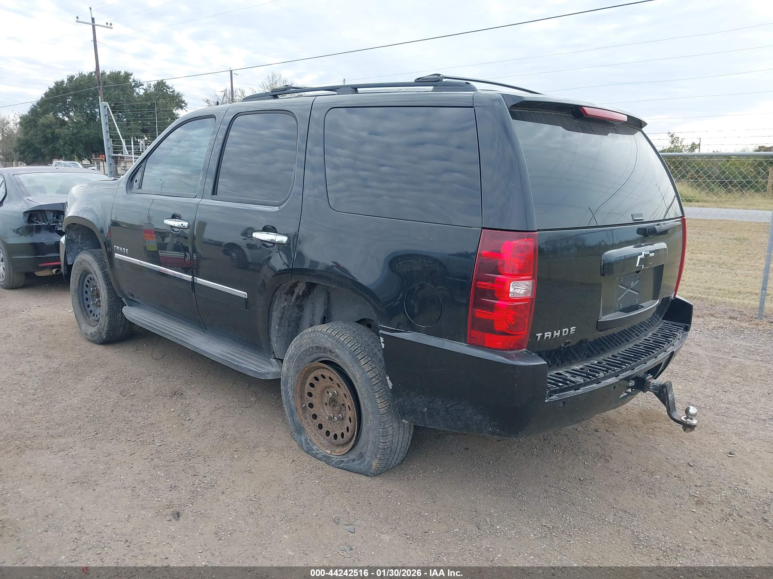 CHEVROLET TAHOE image 3