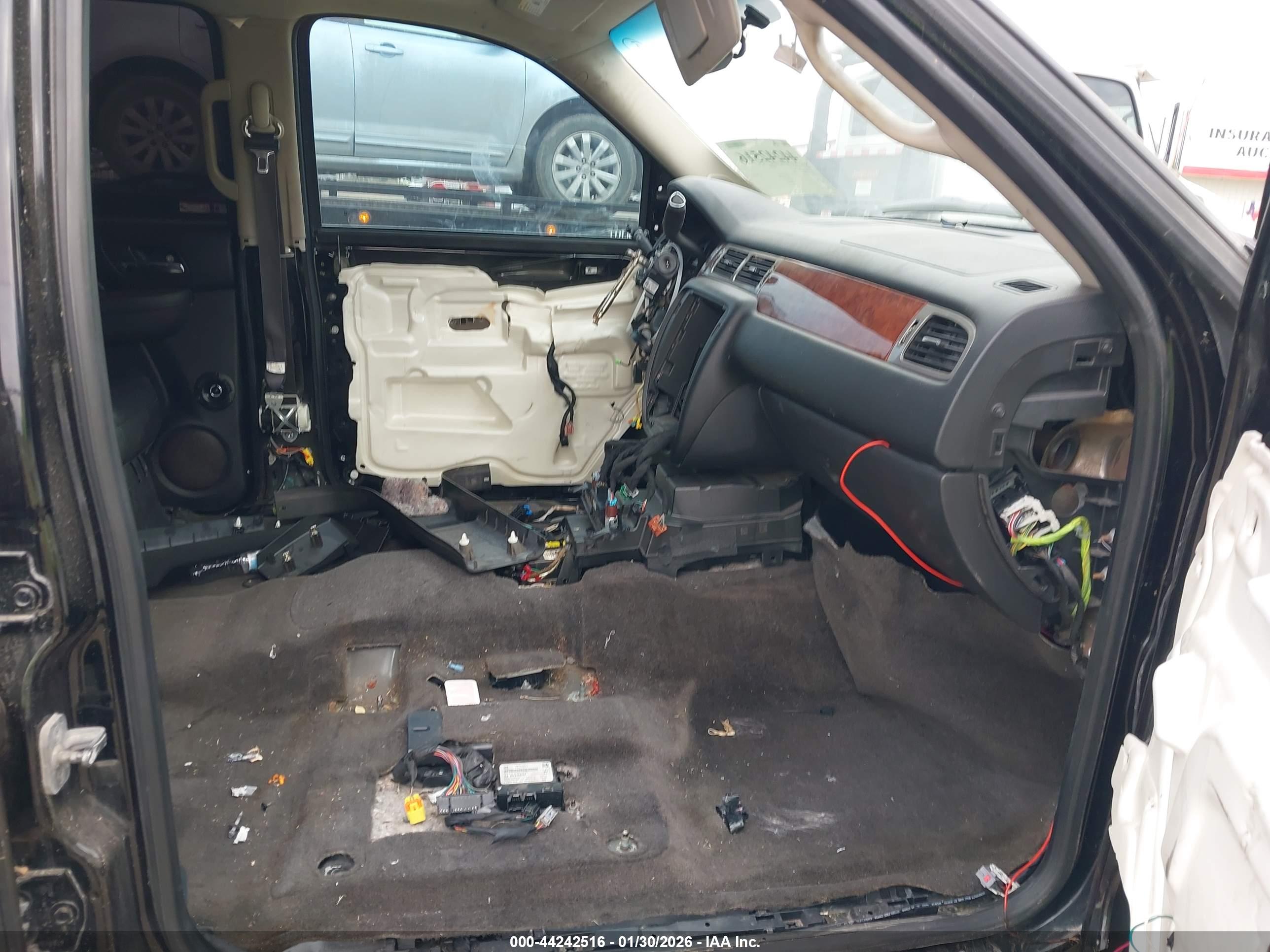 CHEVROLET TAHOE image 5