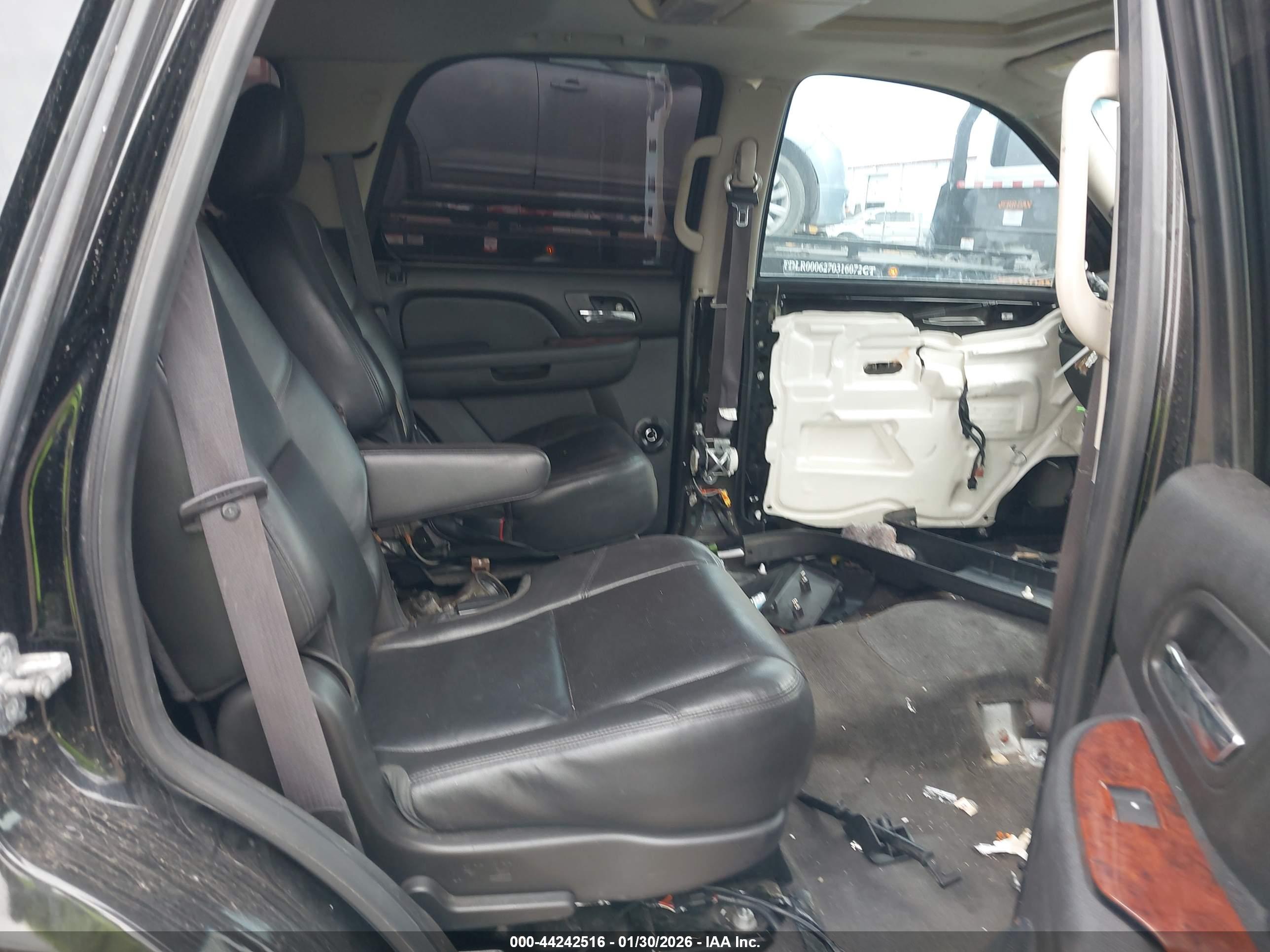 CHEVROLET TAHOE image 8