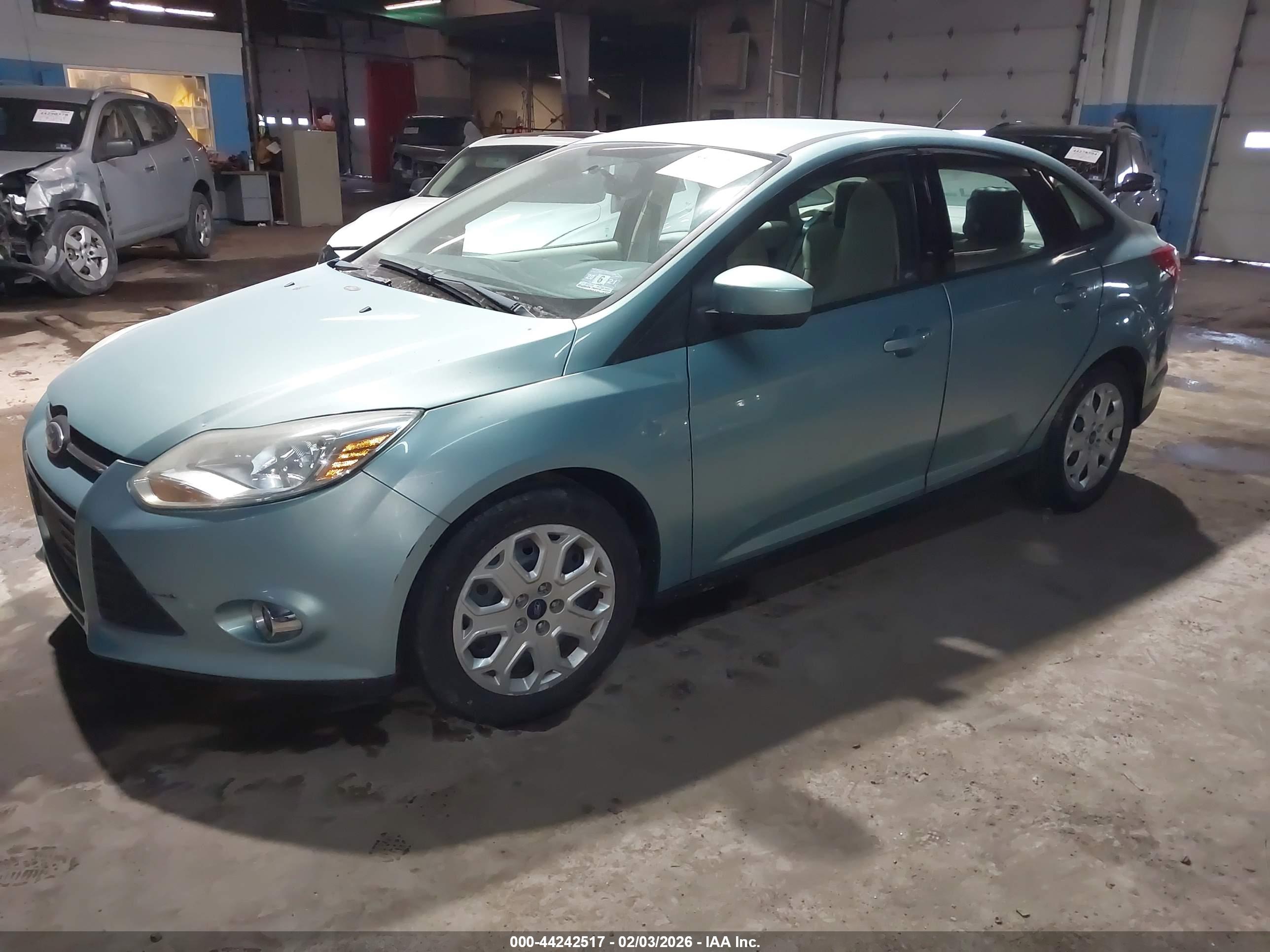 FORD FOCUS image 2