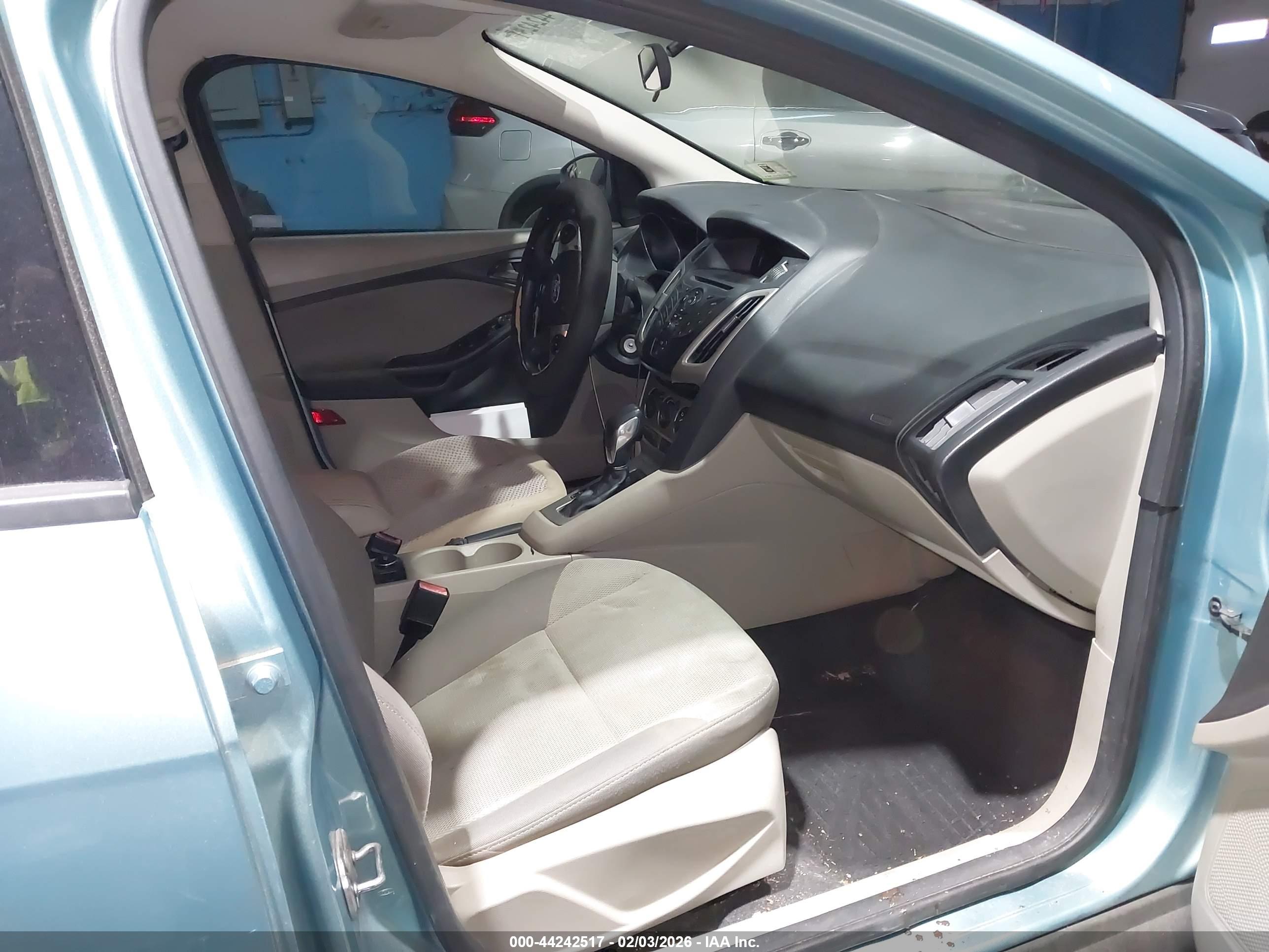 FORD FOCUS image 5