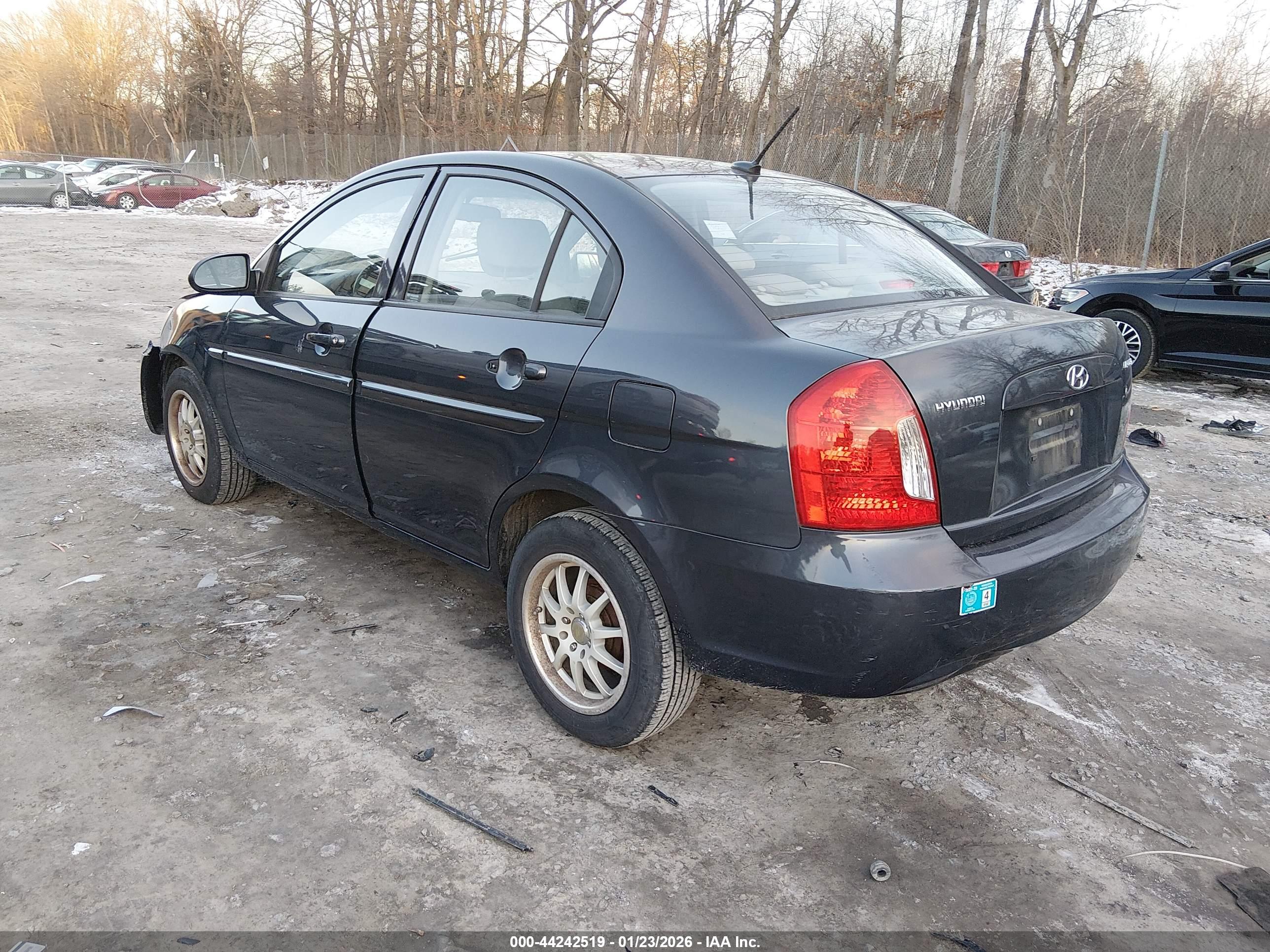 HYUNDAI ACCENT image 3