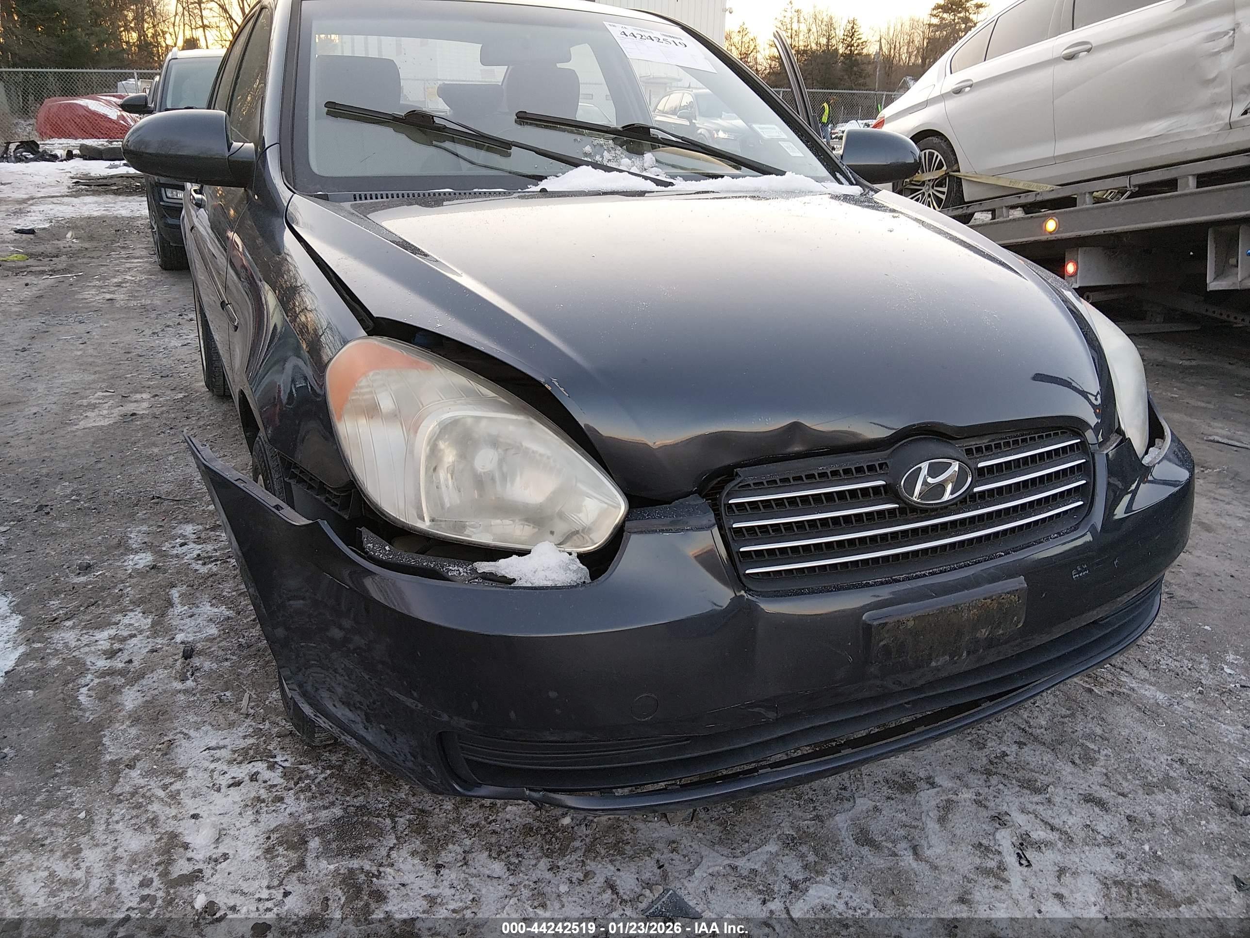 HYUNDAI ACCENT image 6