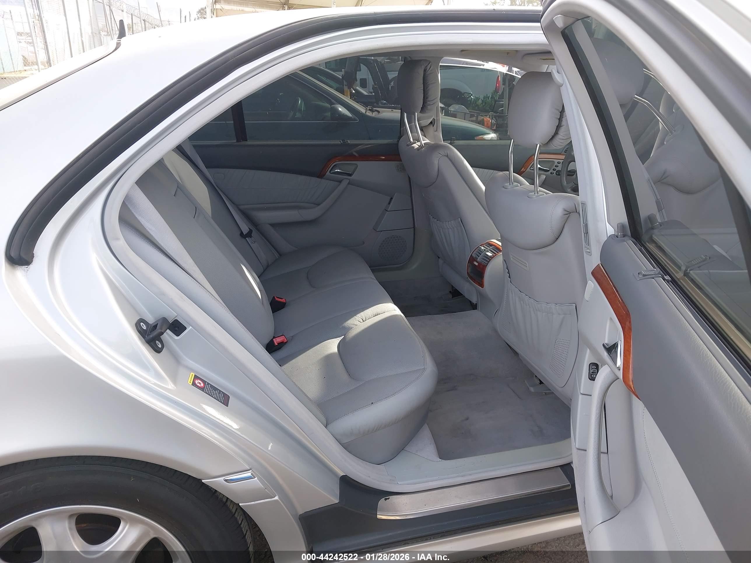 MERCEDES-BENZ S image 8