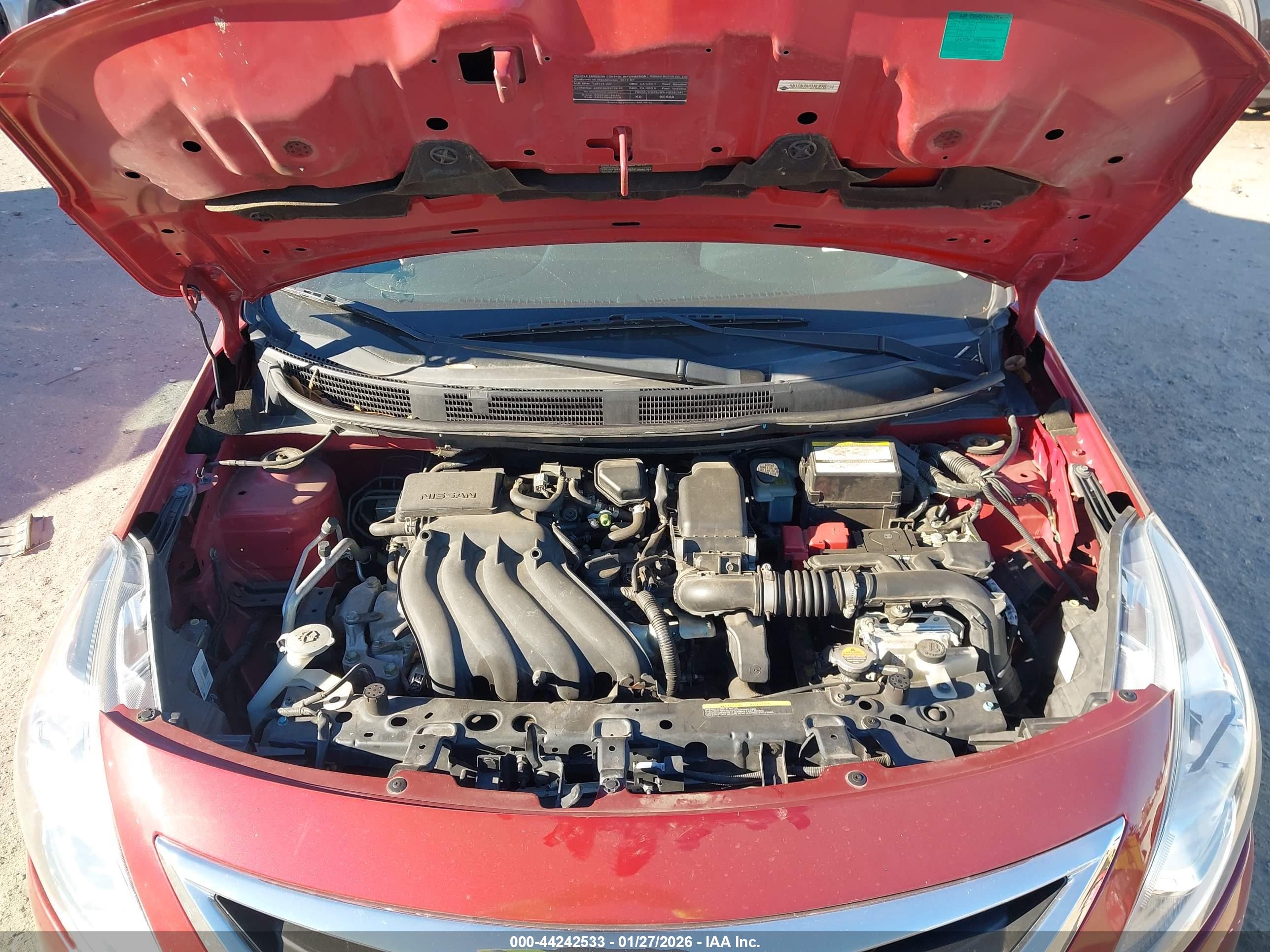 NISSAN VERSA image 10