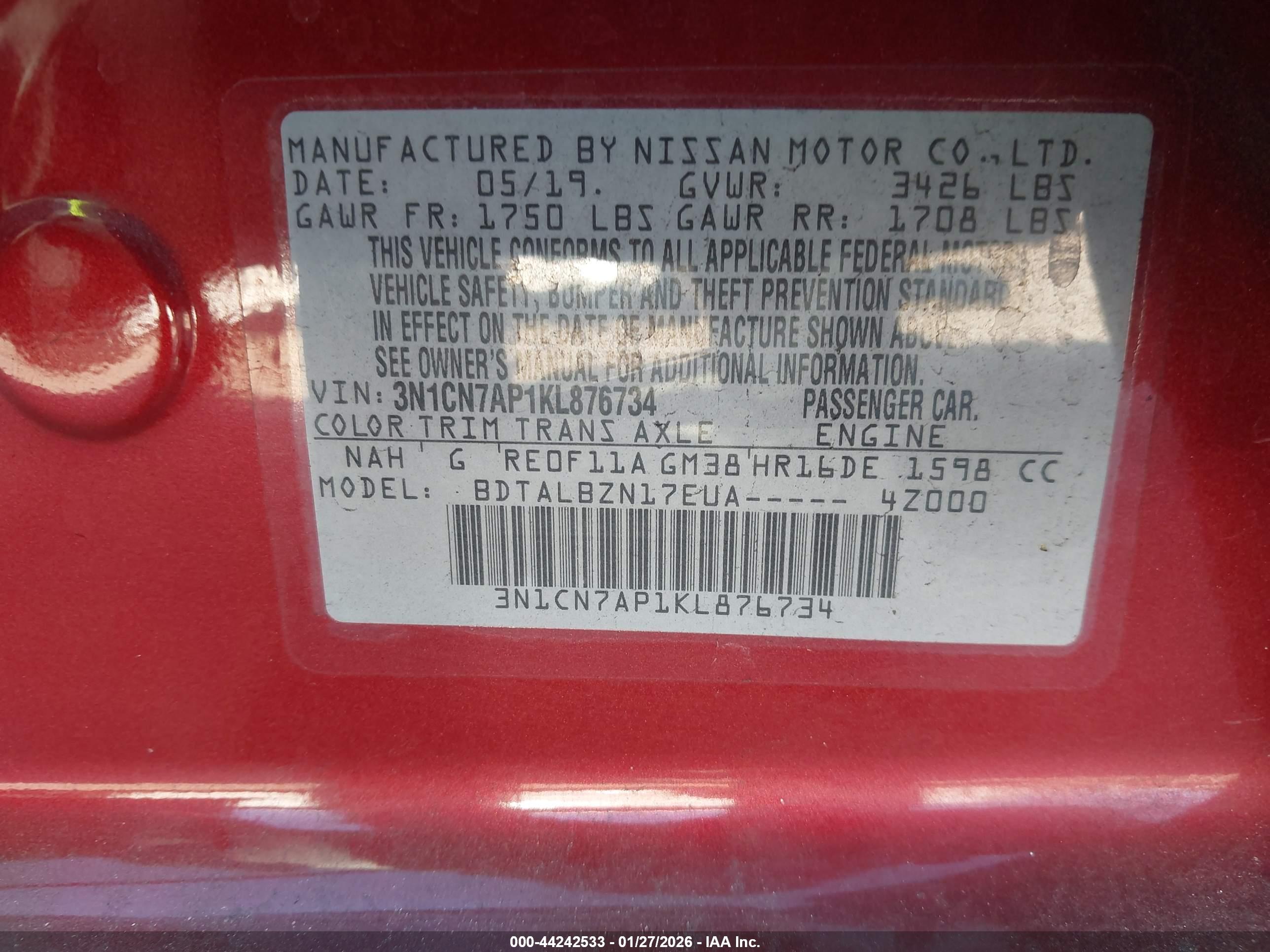 NISSAN VERSA image 9
