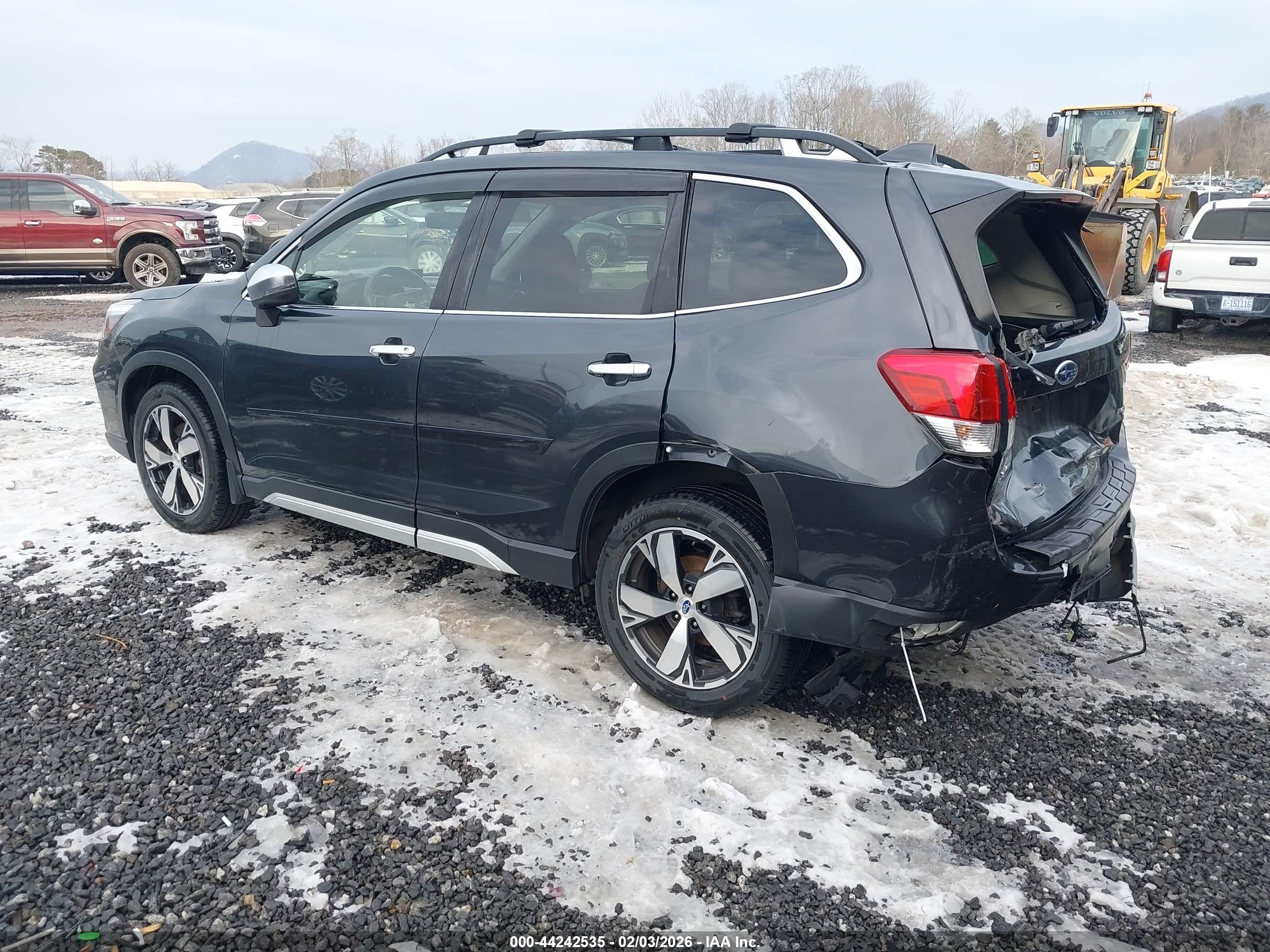 SUBARU FORESTER image 3
