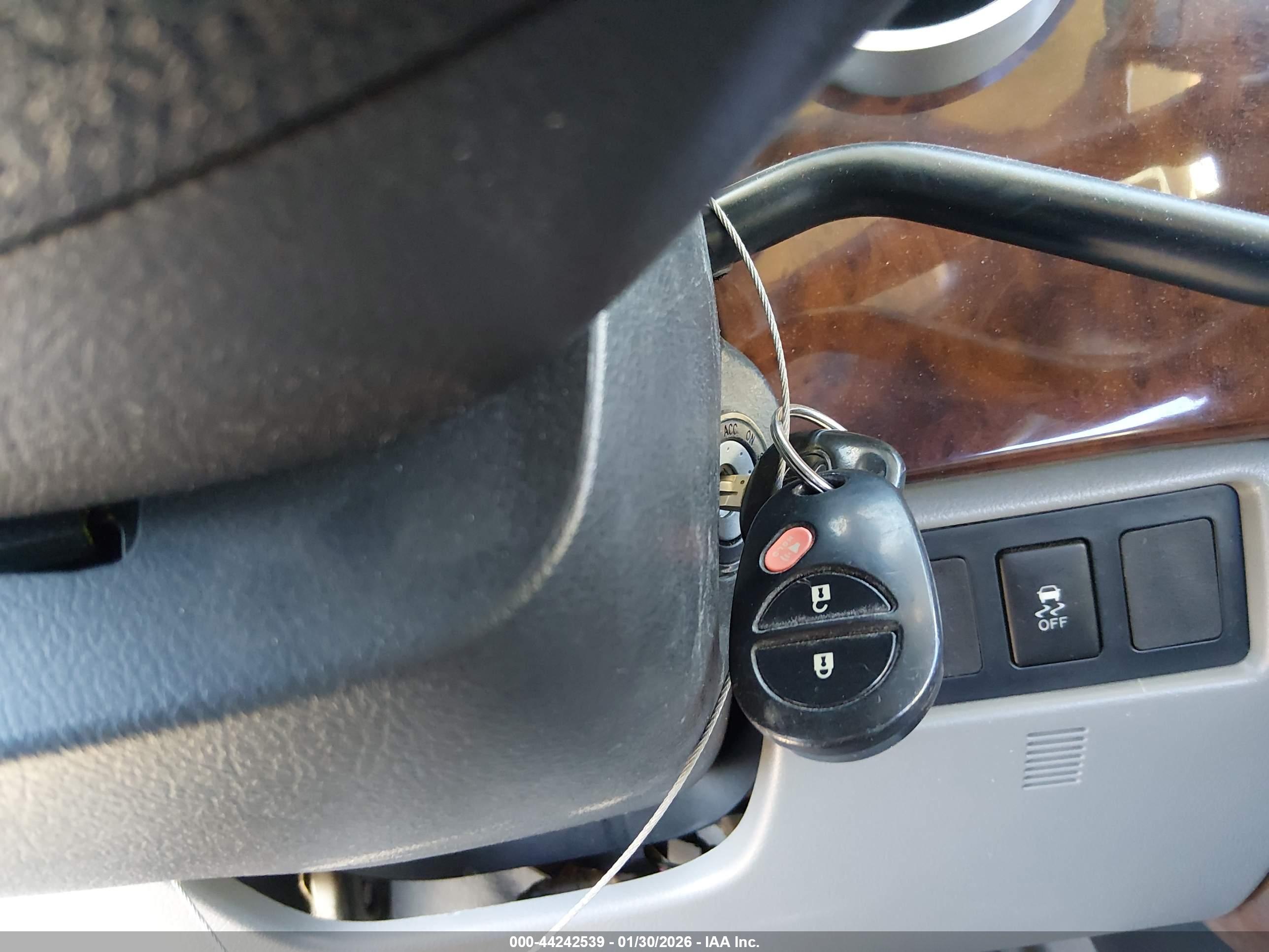 TOYOTA TUNDRA image 11