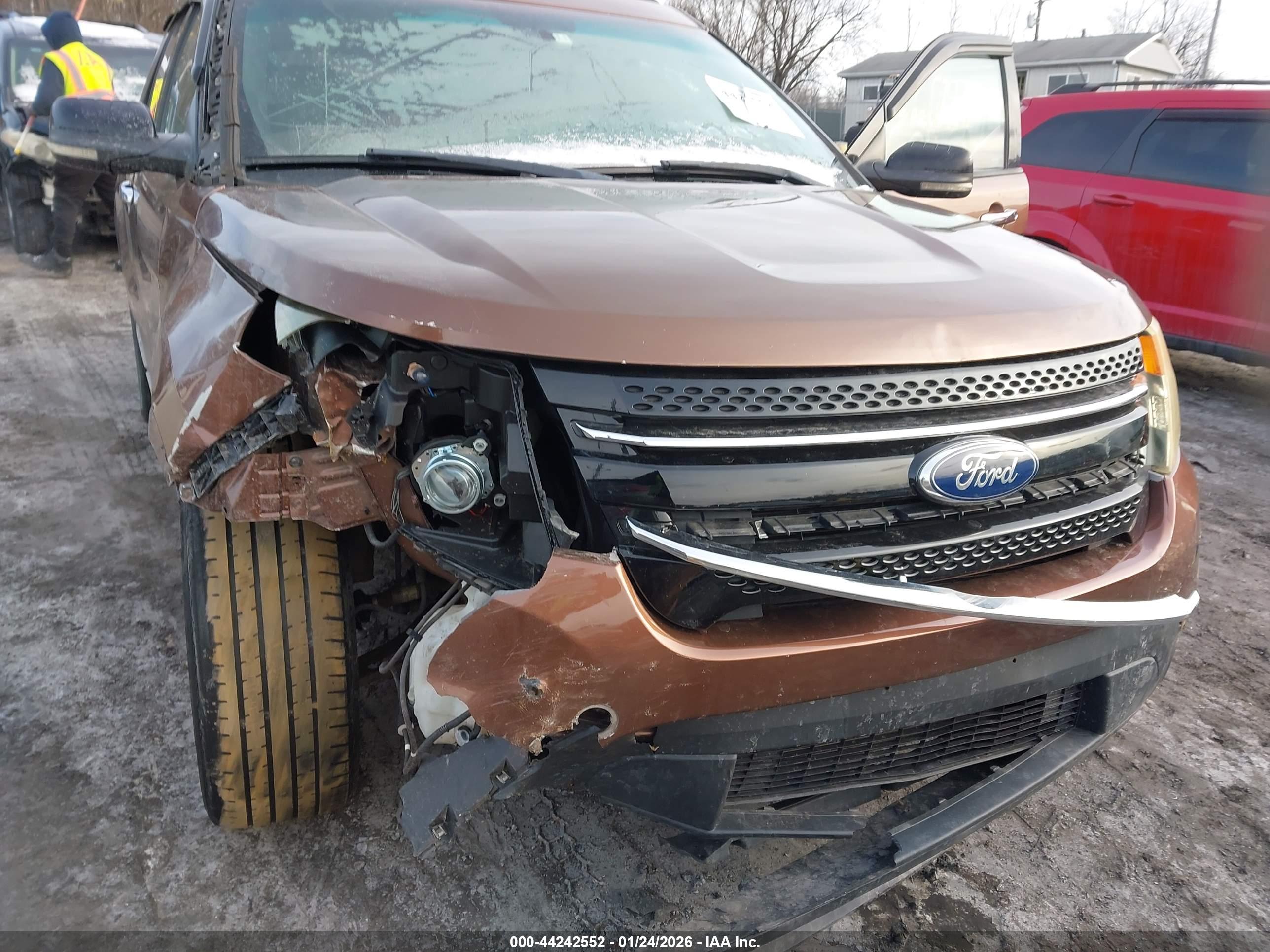 FORD EXPLORER image 6