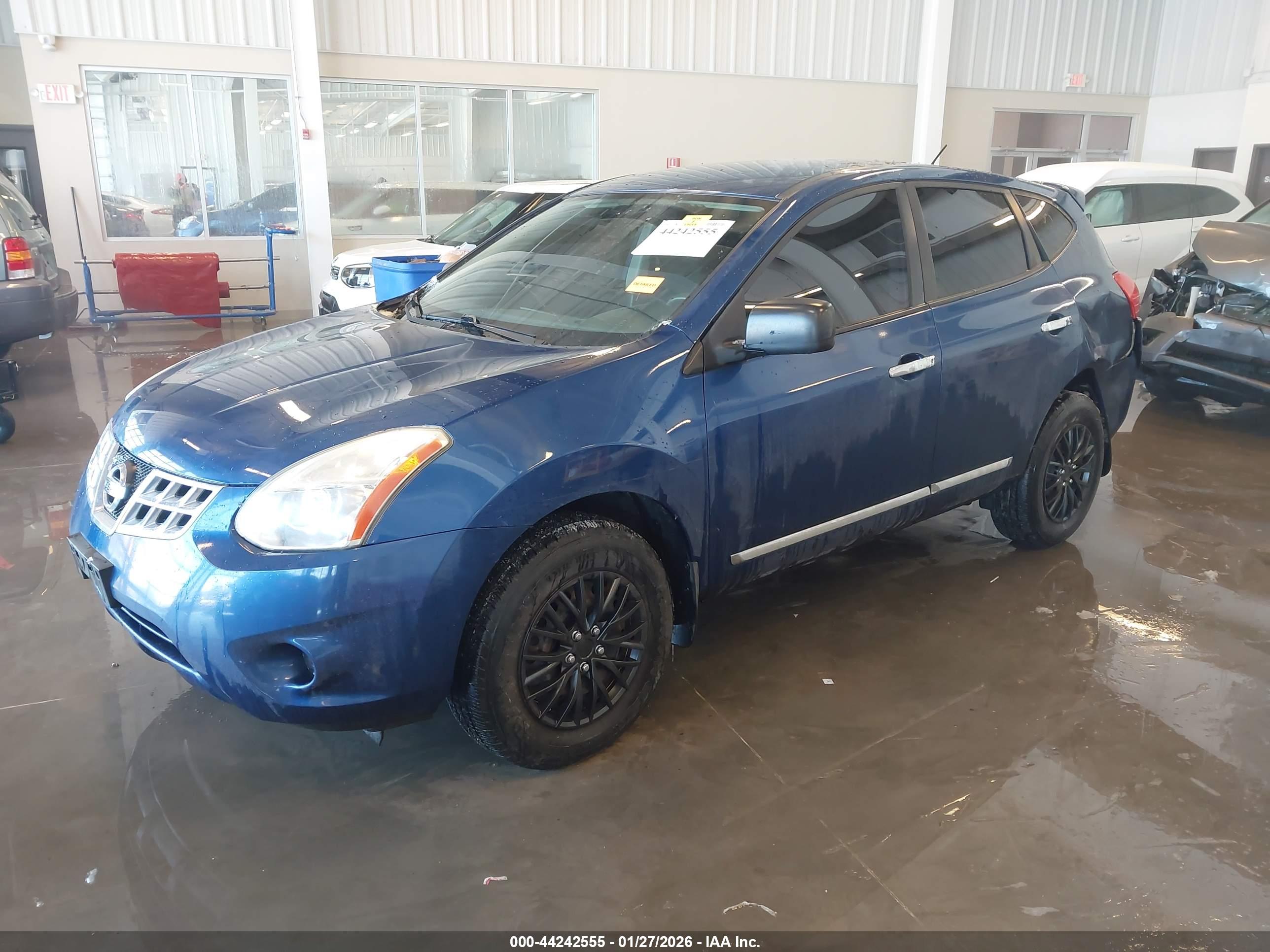 NISSAN ROGUE image 2