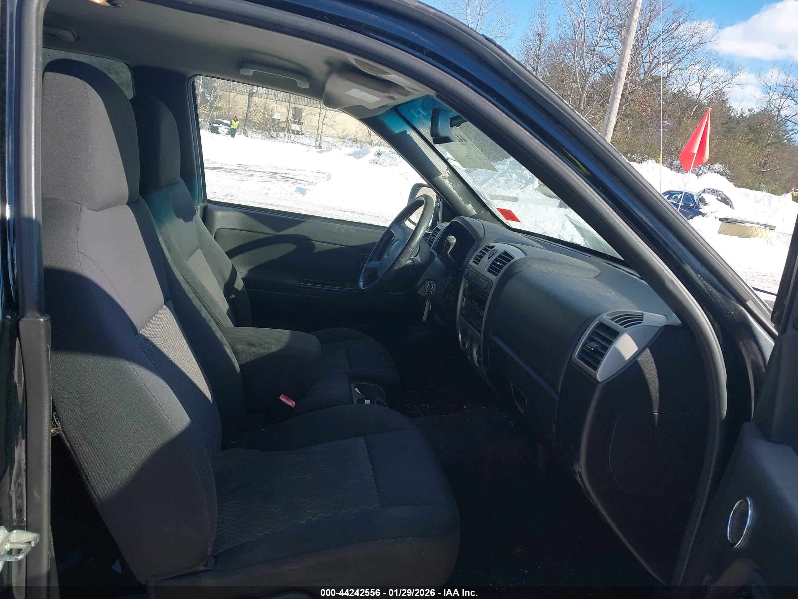 CHEVROLET COLORADO image 5