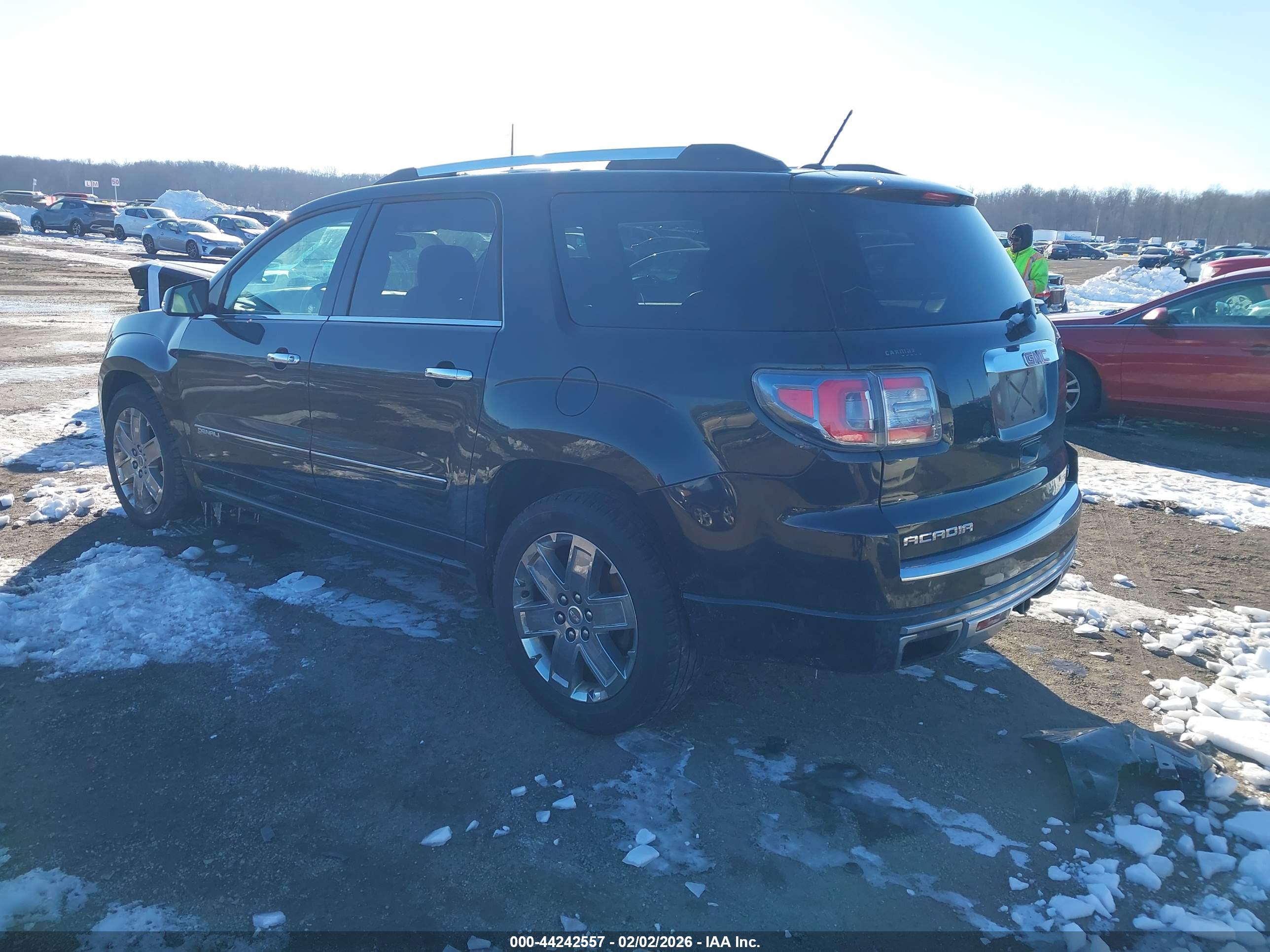 GMC ACADIA image 3