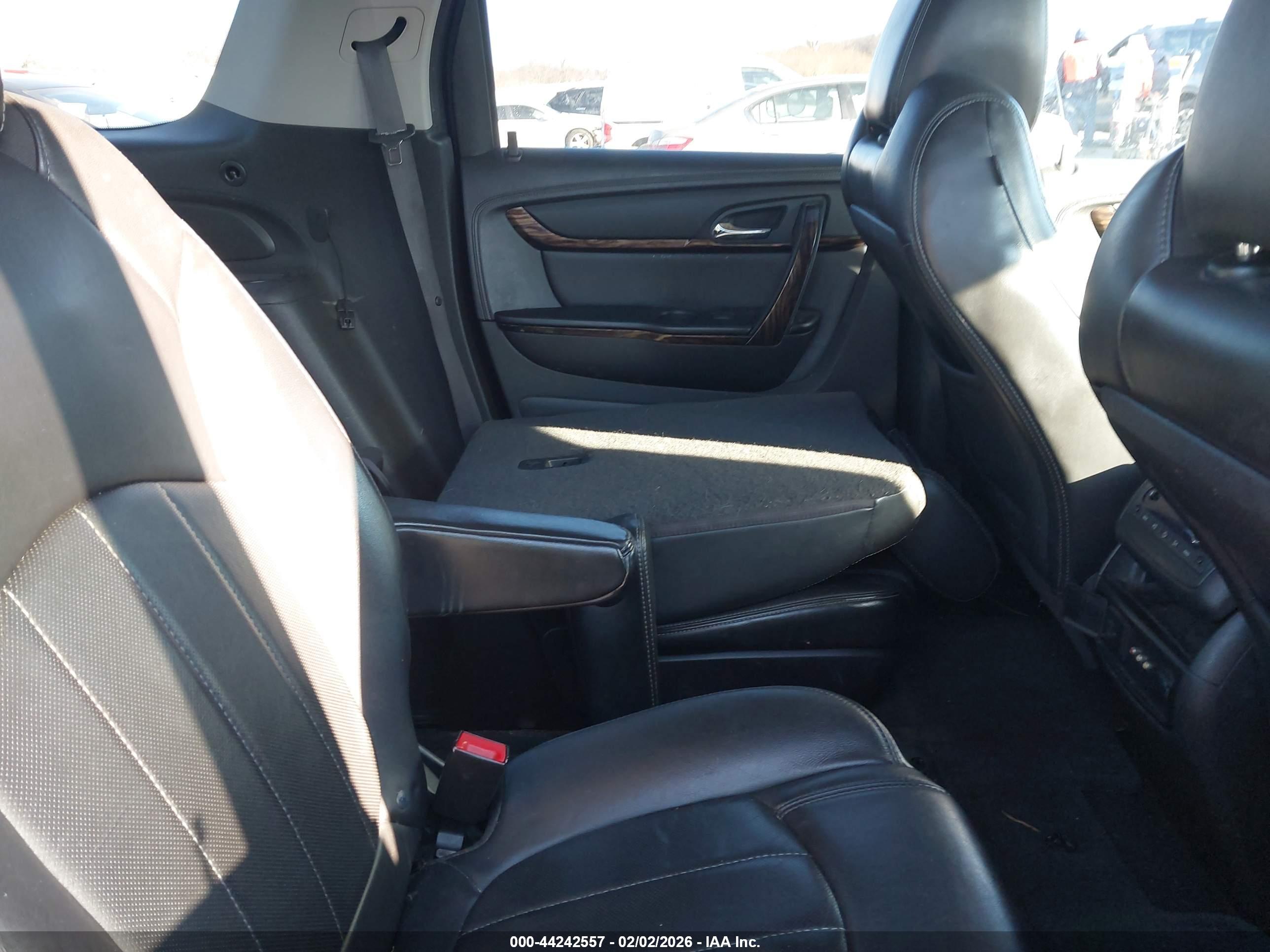 GMC ACADIA image 8