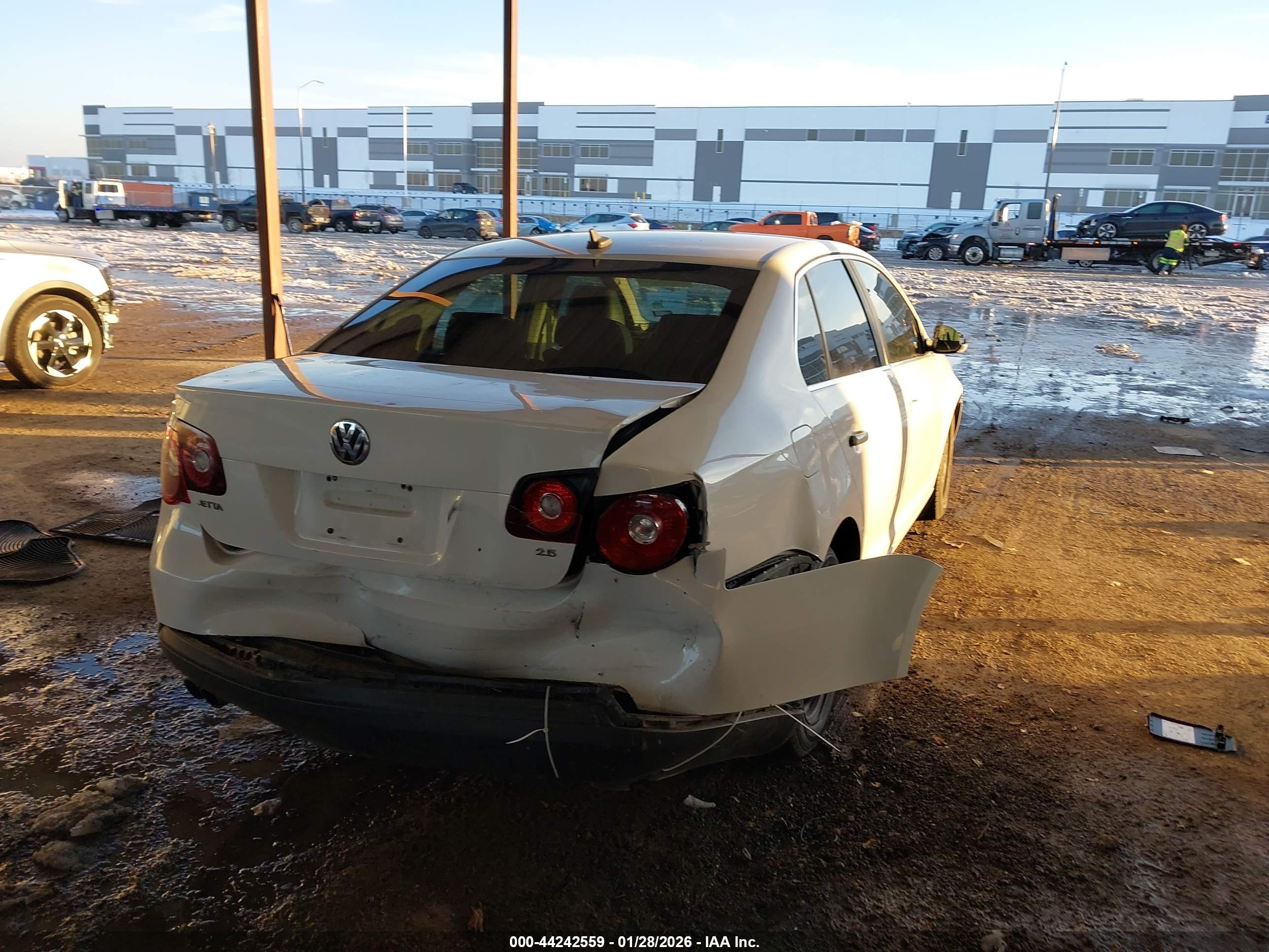 VOLKSWAGEN JETTA image 4