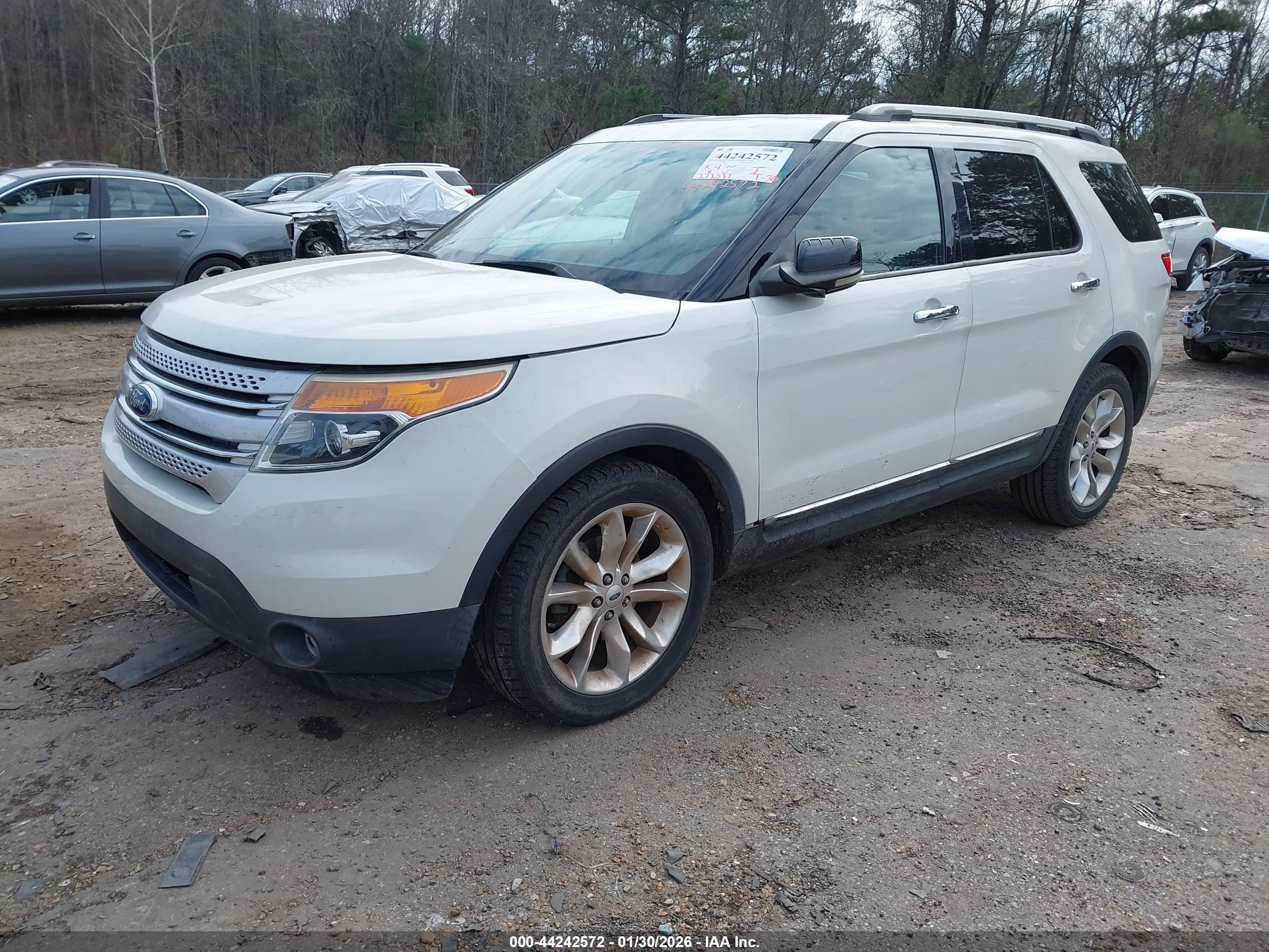 FORD EXPLORER image 2