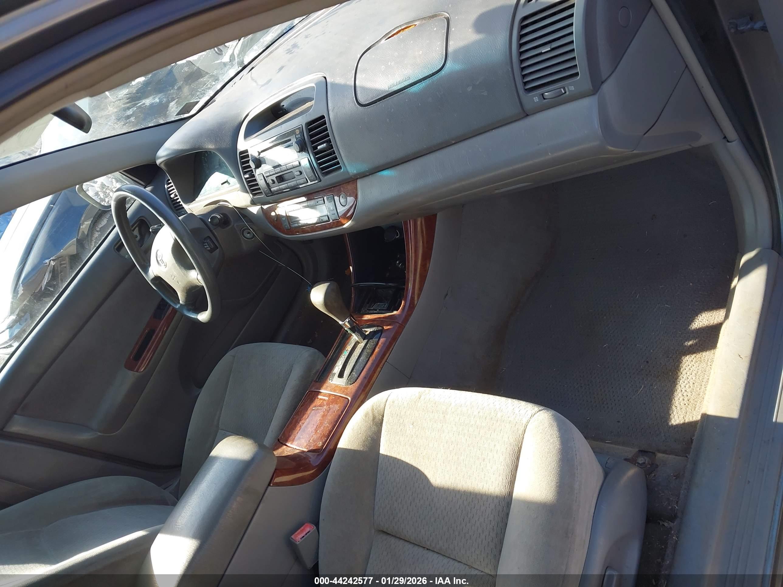 TOYOTA CAMRY image 5