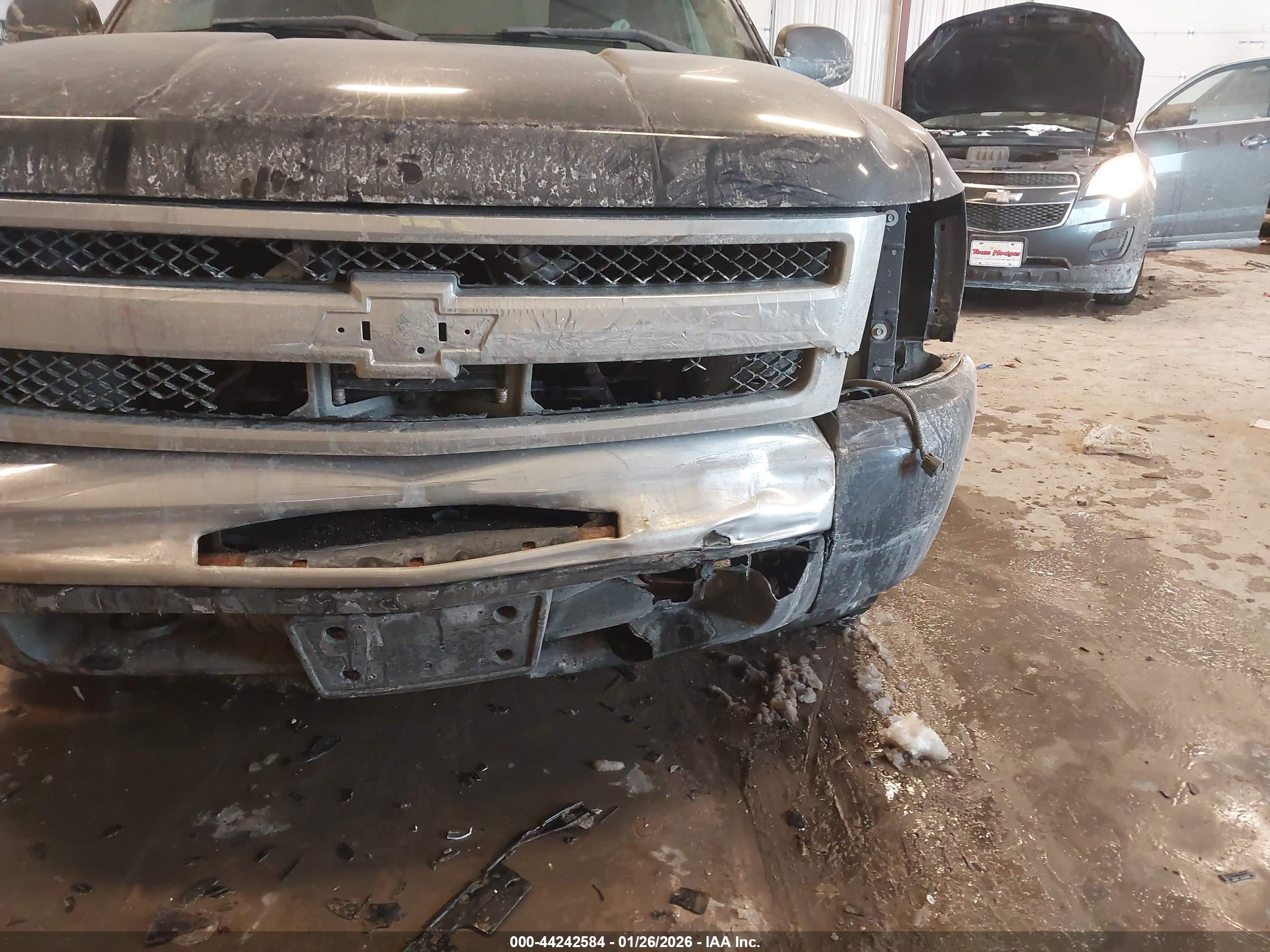 CHEVROLET SILVERADO image 6