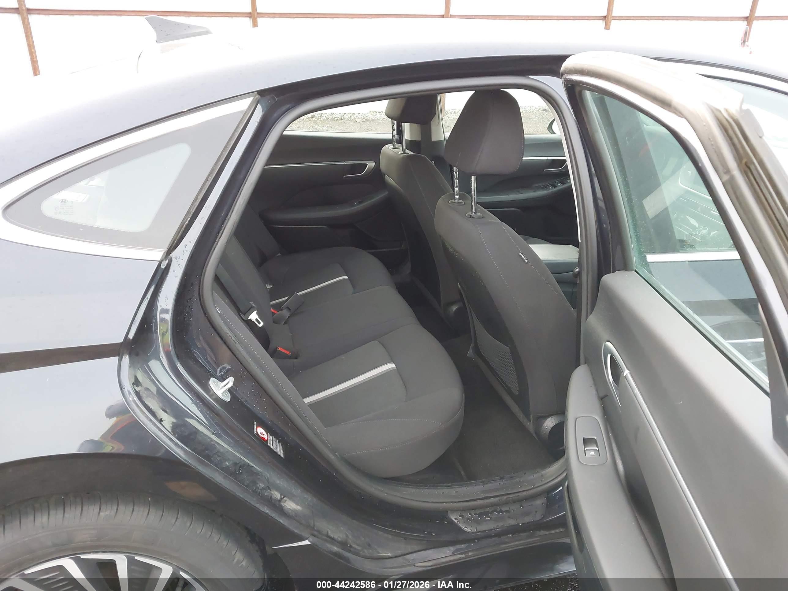 HYUNDAI SONATA image 8