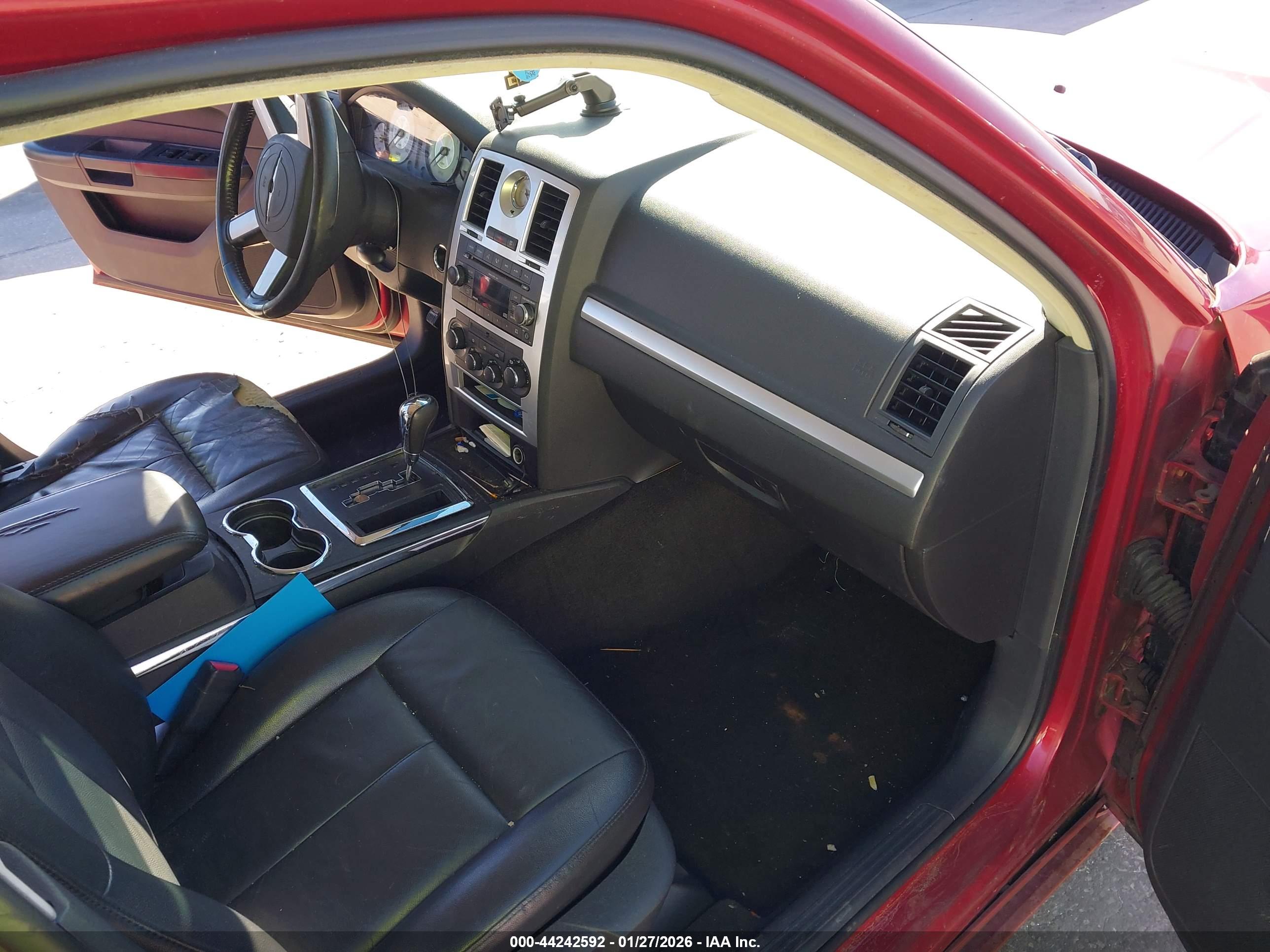 CHRYSLER 300 image 5