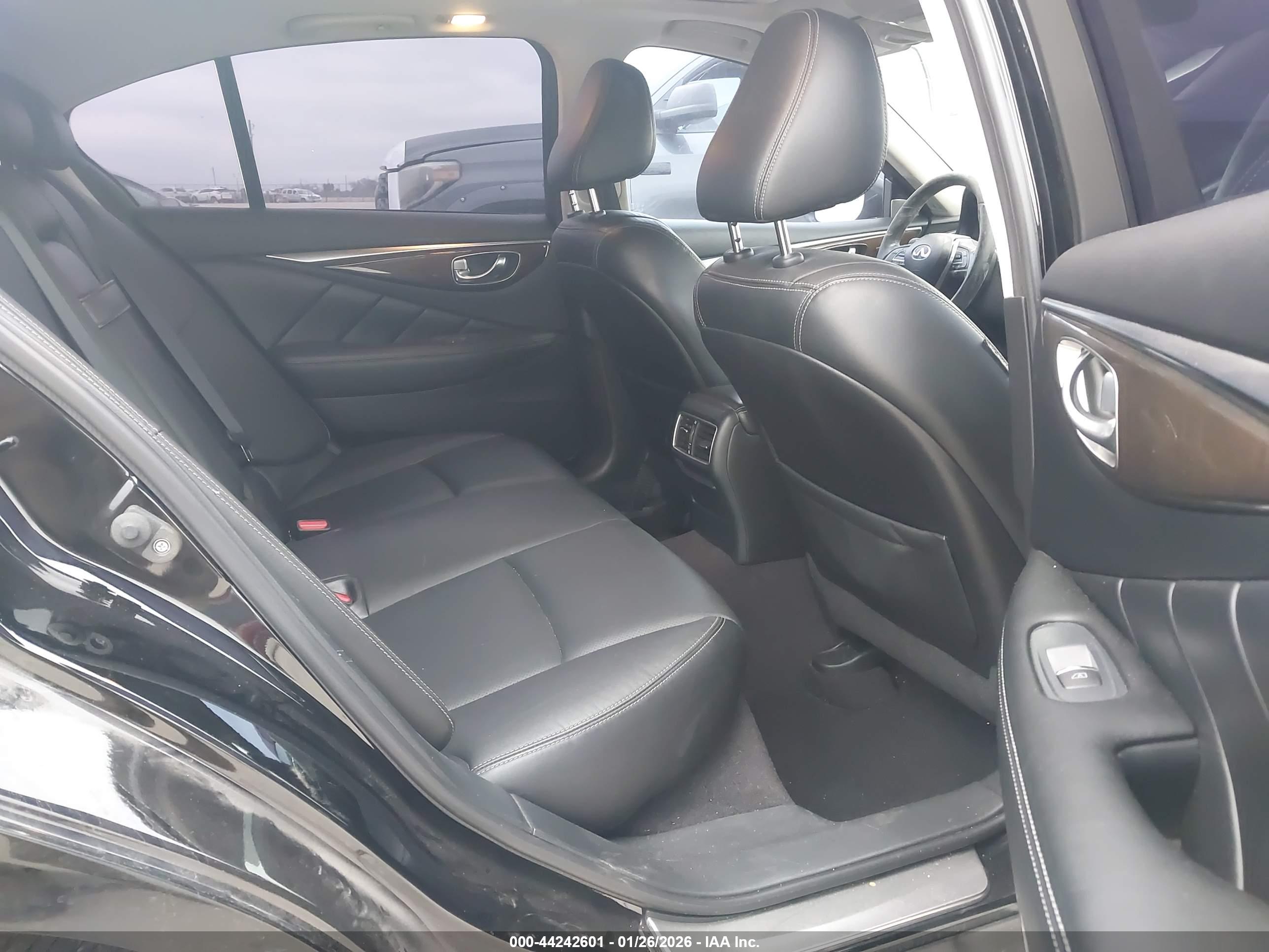 INFINITI Q50 image 8