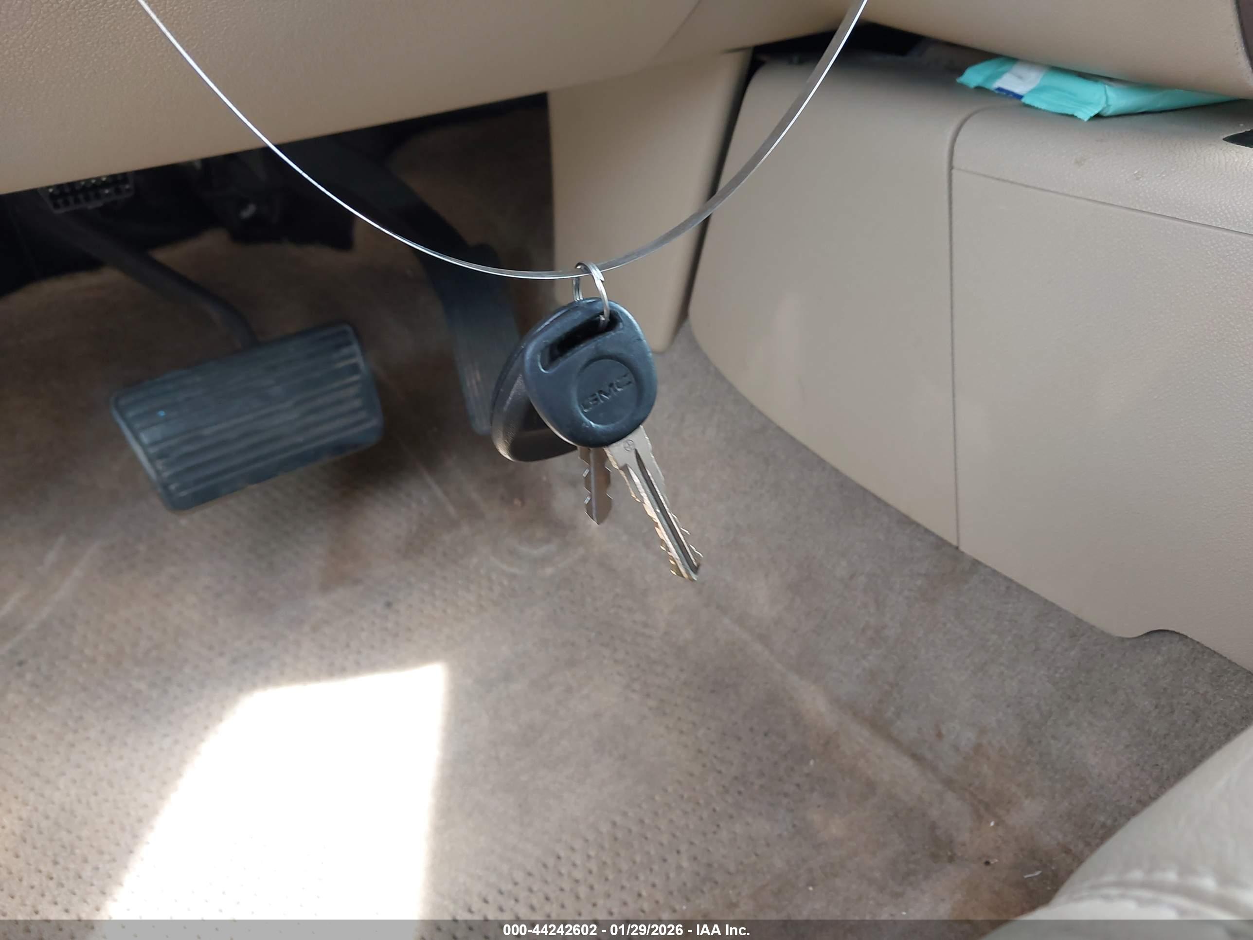 GMC YUKON image 11
