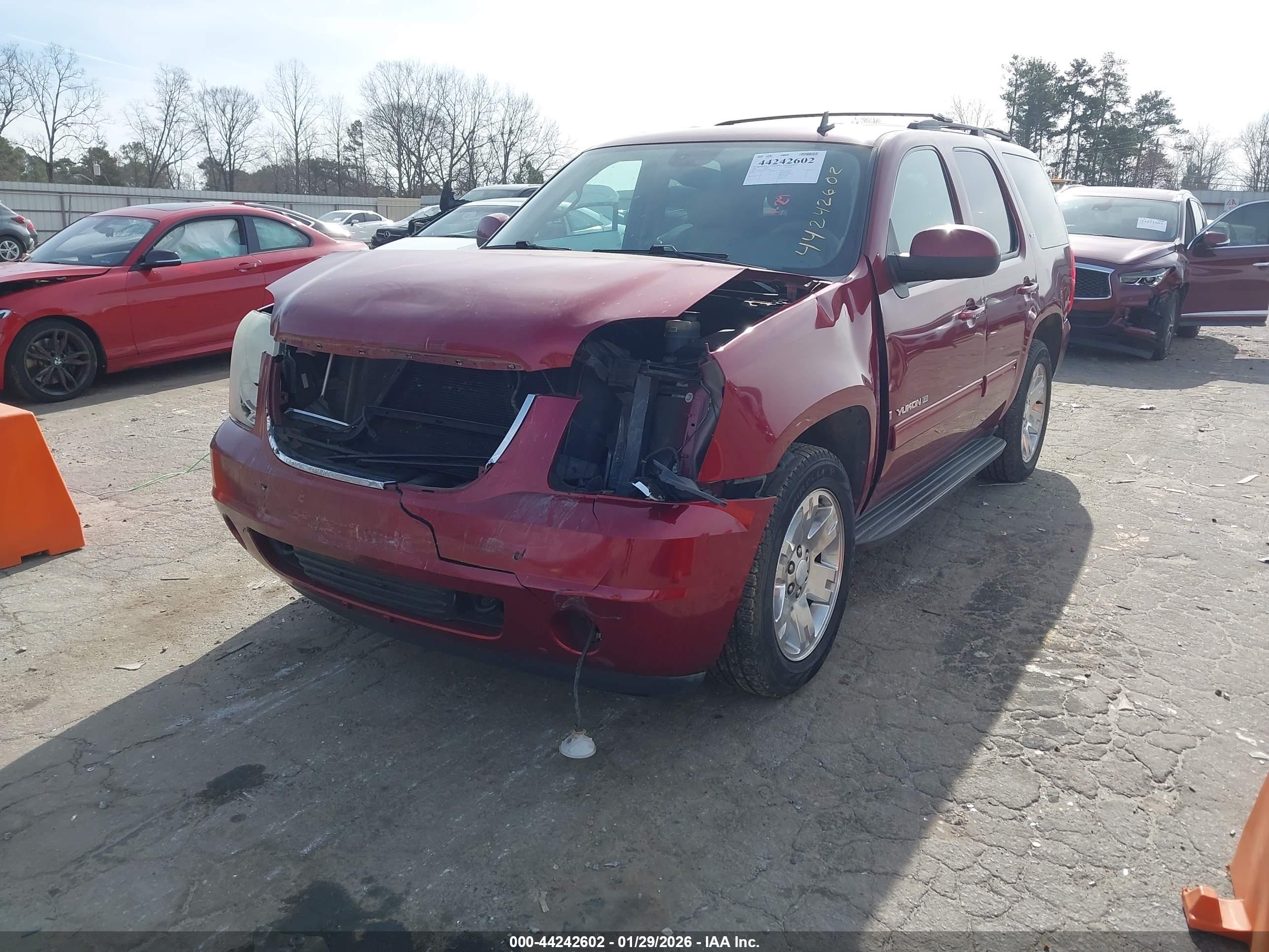 GMC YUKON image 2