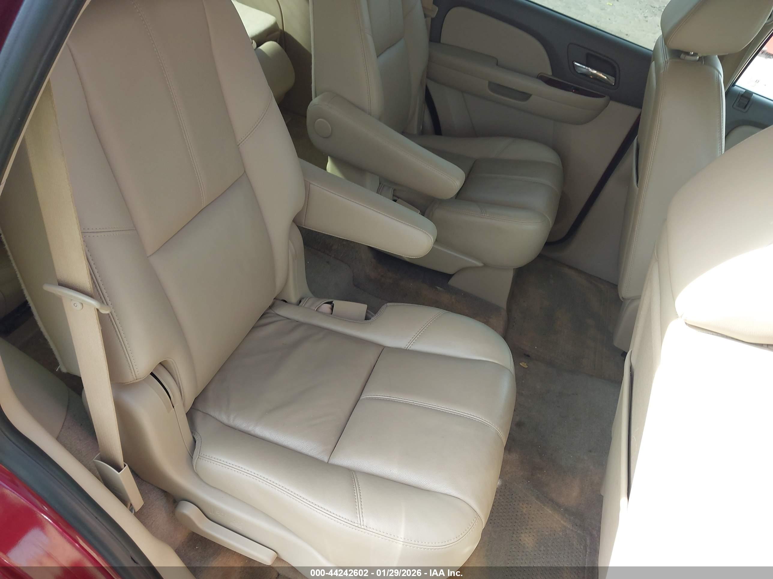 GMC YUKON image 8