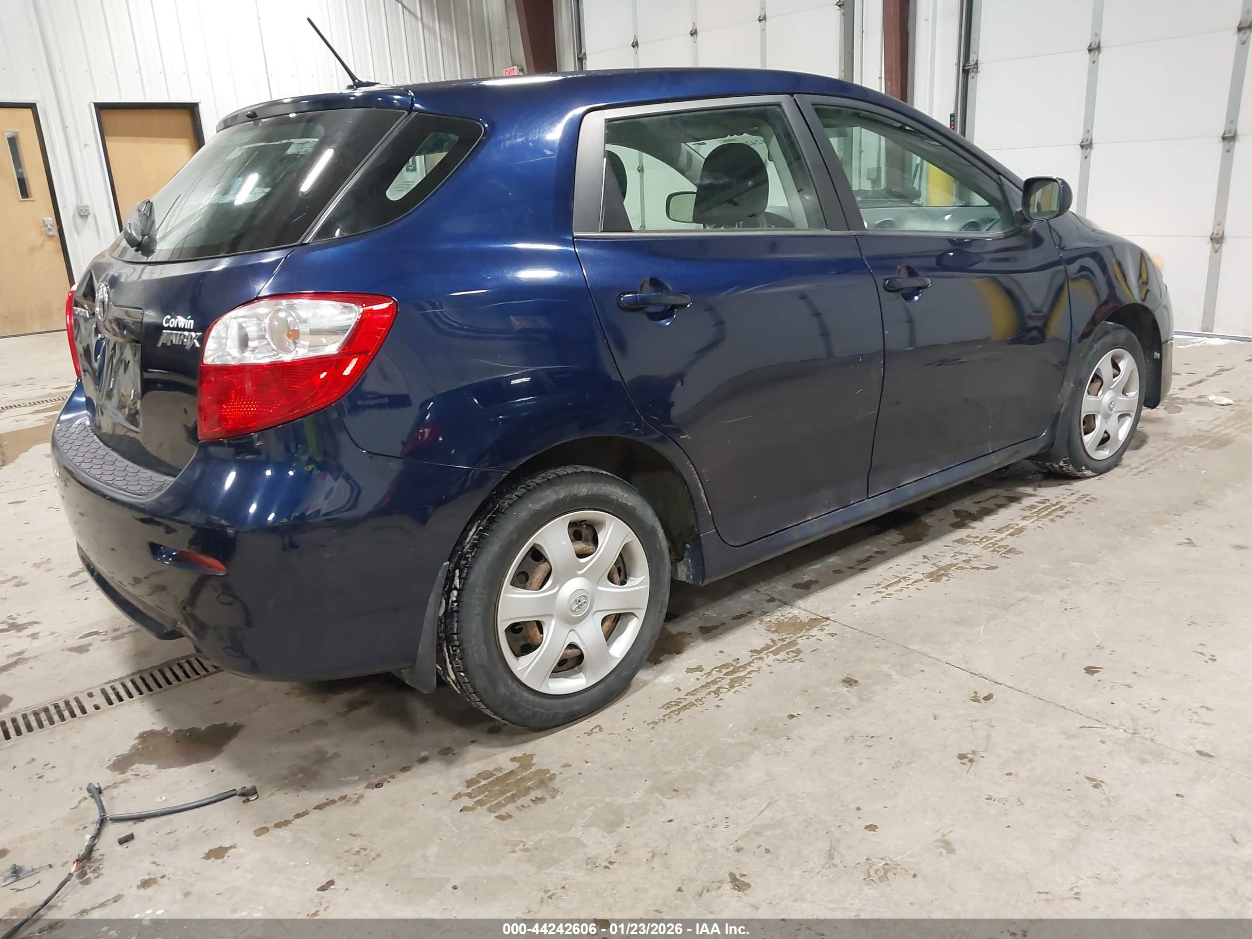 TOYOTA MATRIX image 4