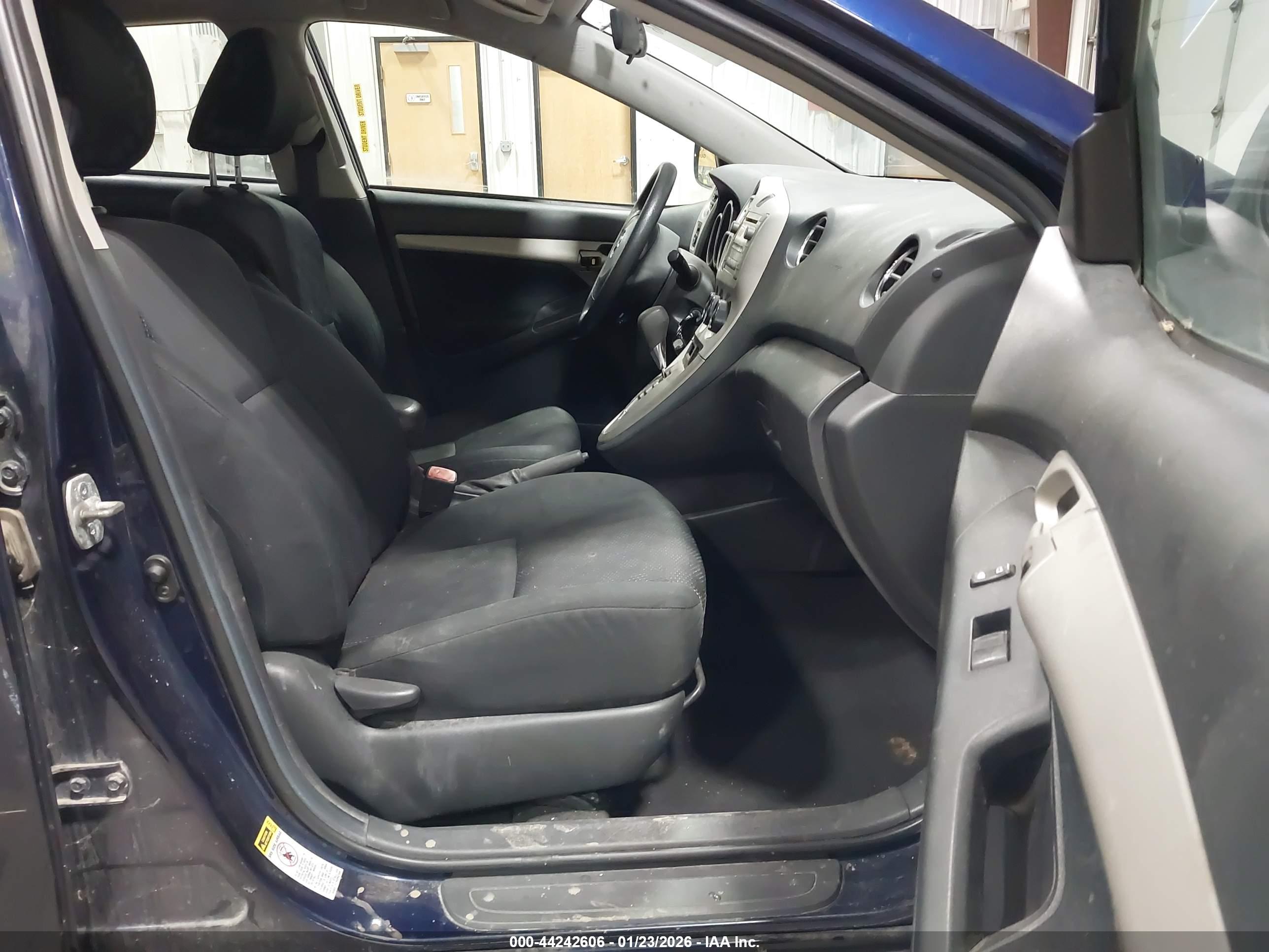 TOYOTA MATRIX image 5