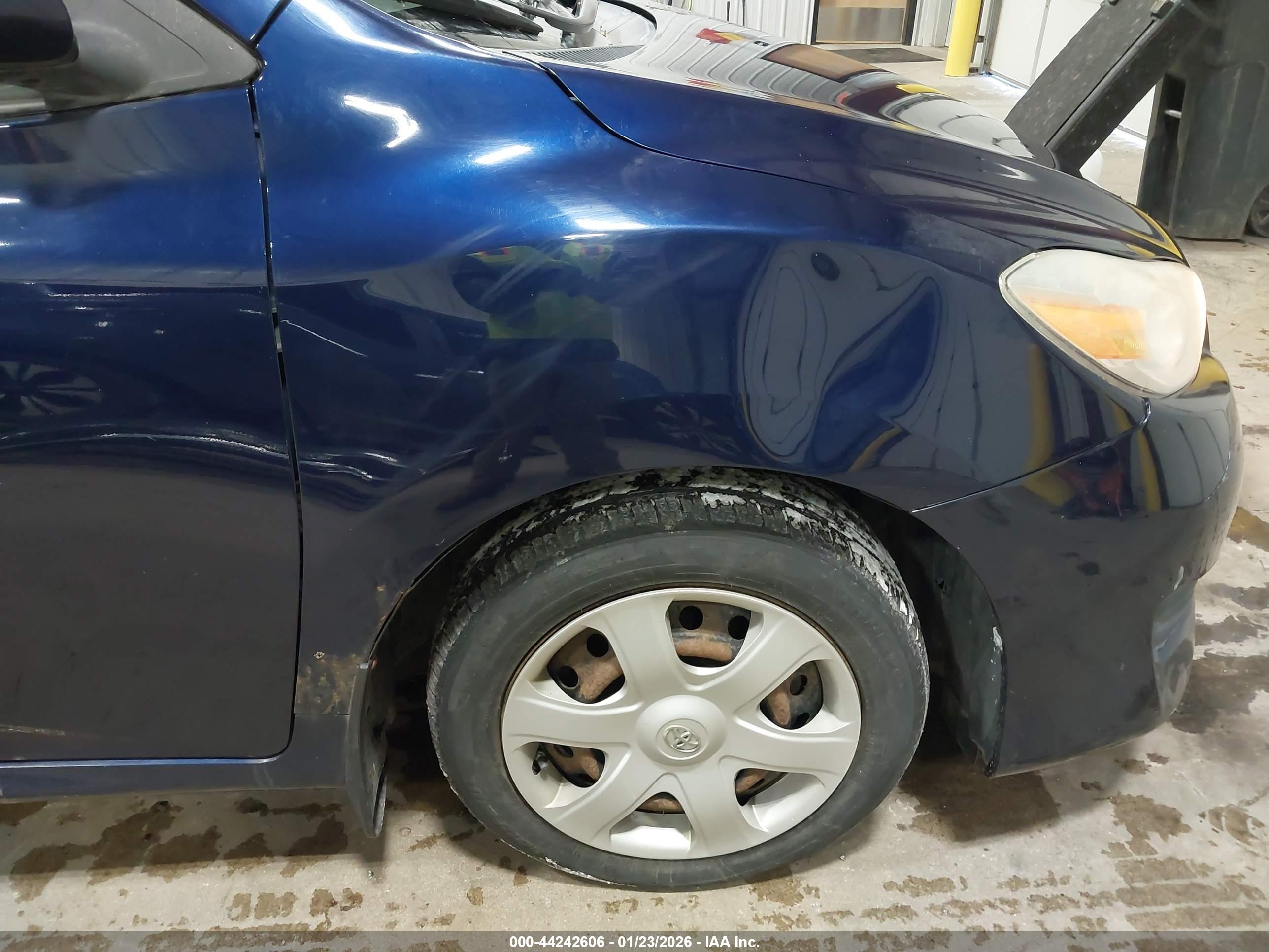 TOYOTA MATRIX image 6