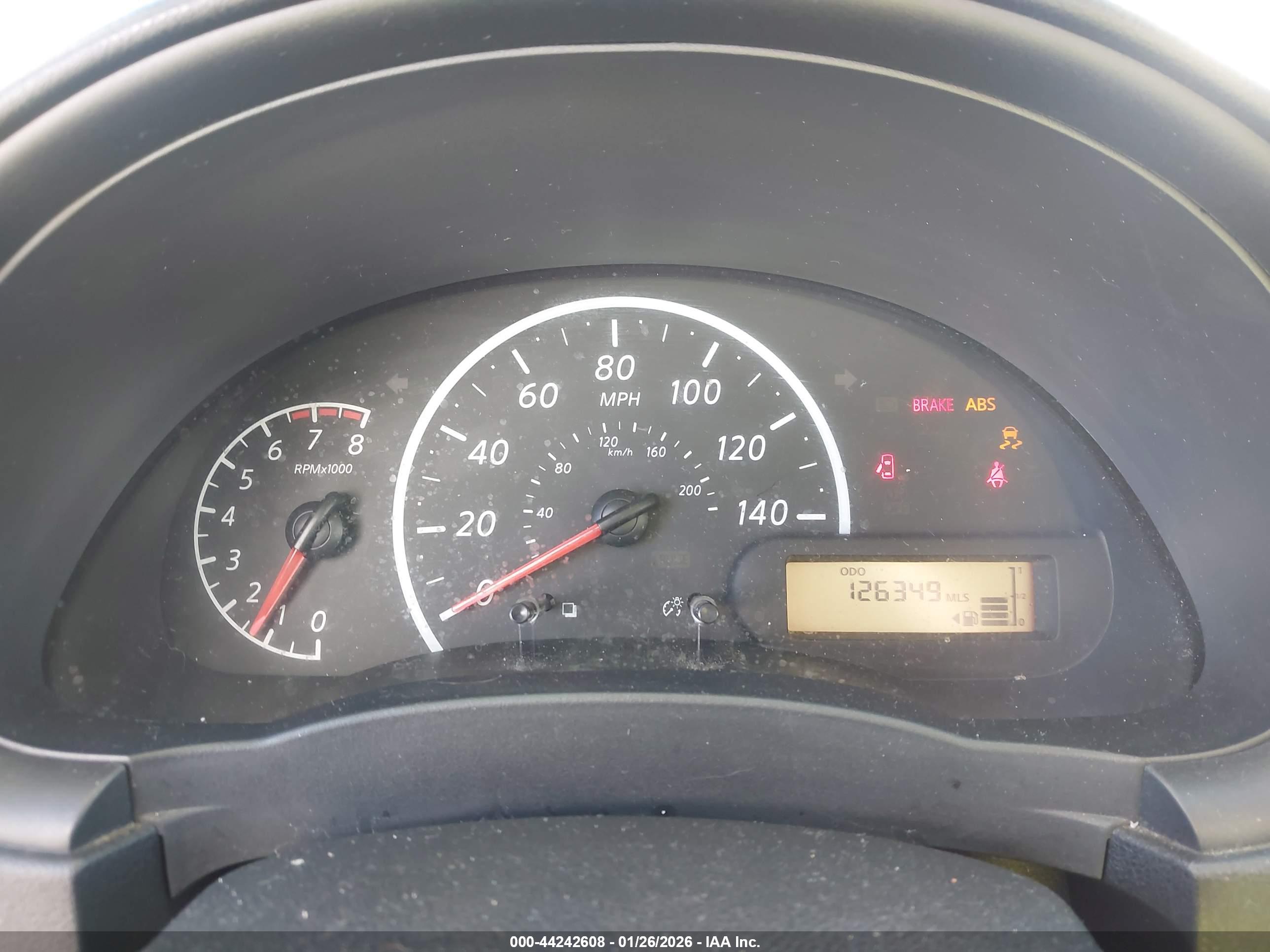 NISSAN VERSA image 7