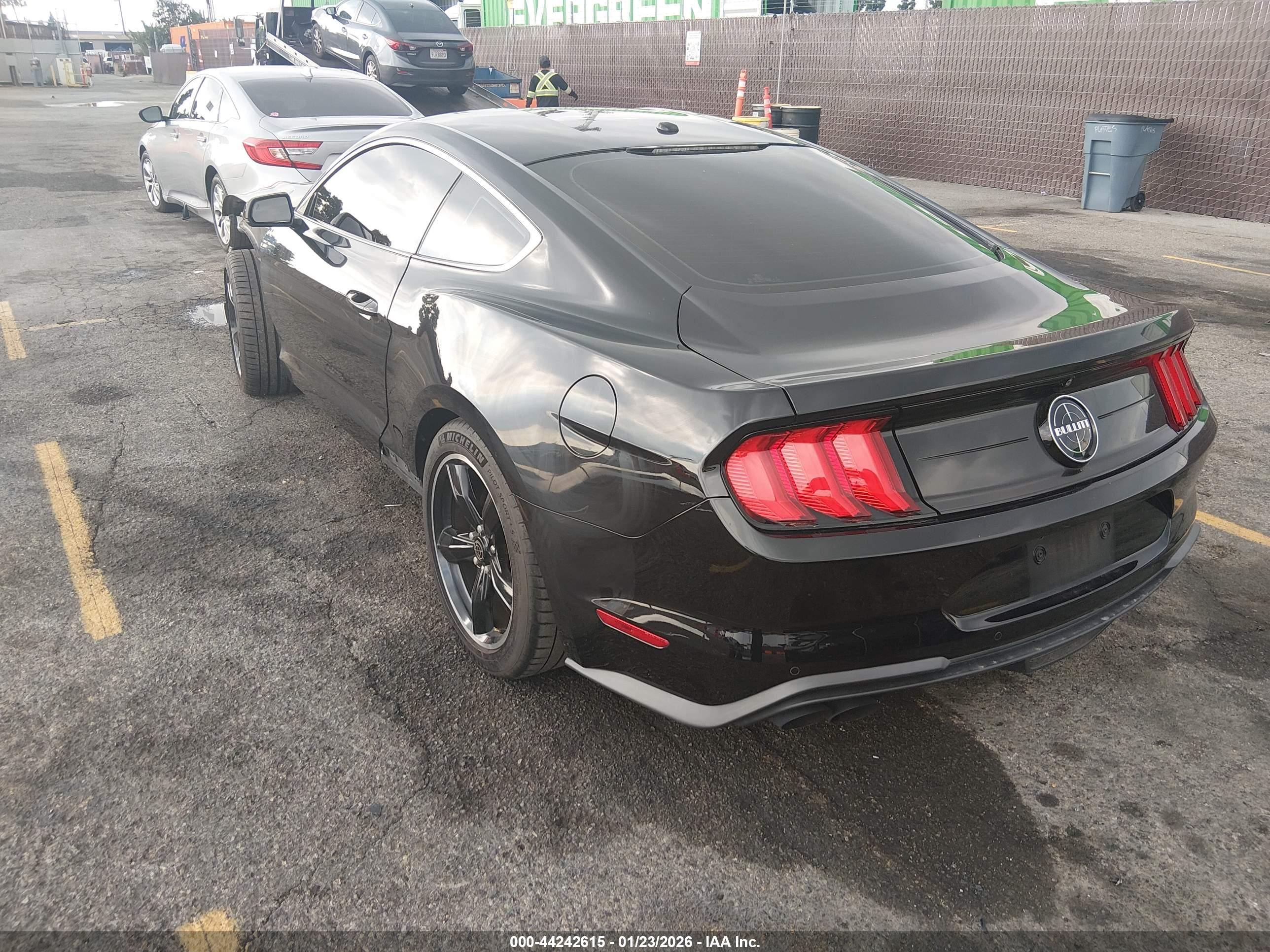 FORD MUSTANG image 3