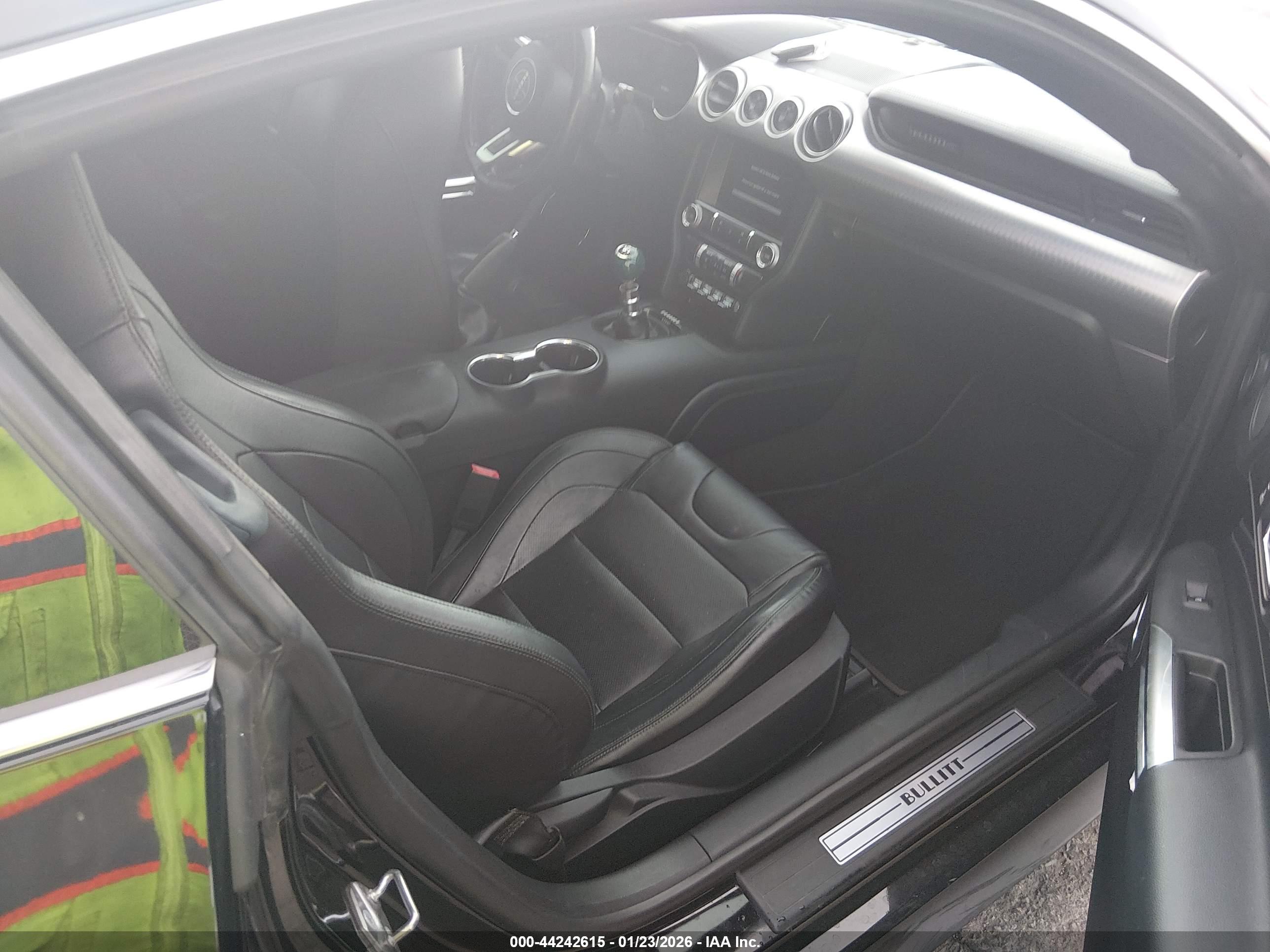 FORD MUSTANG image 5