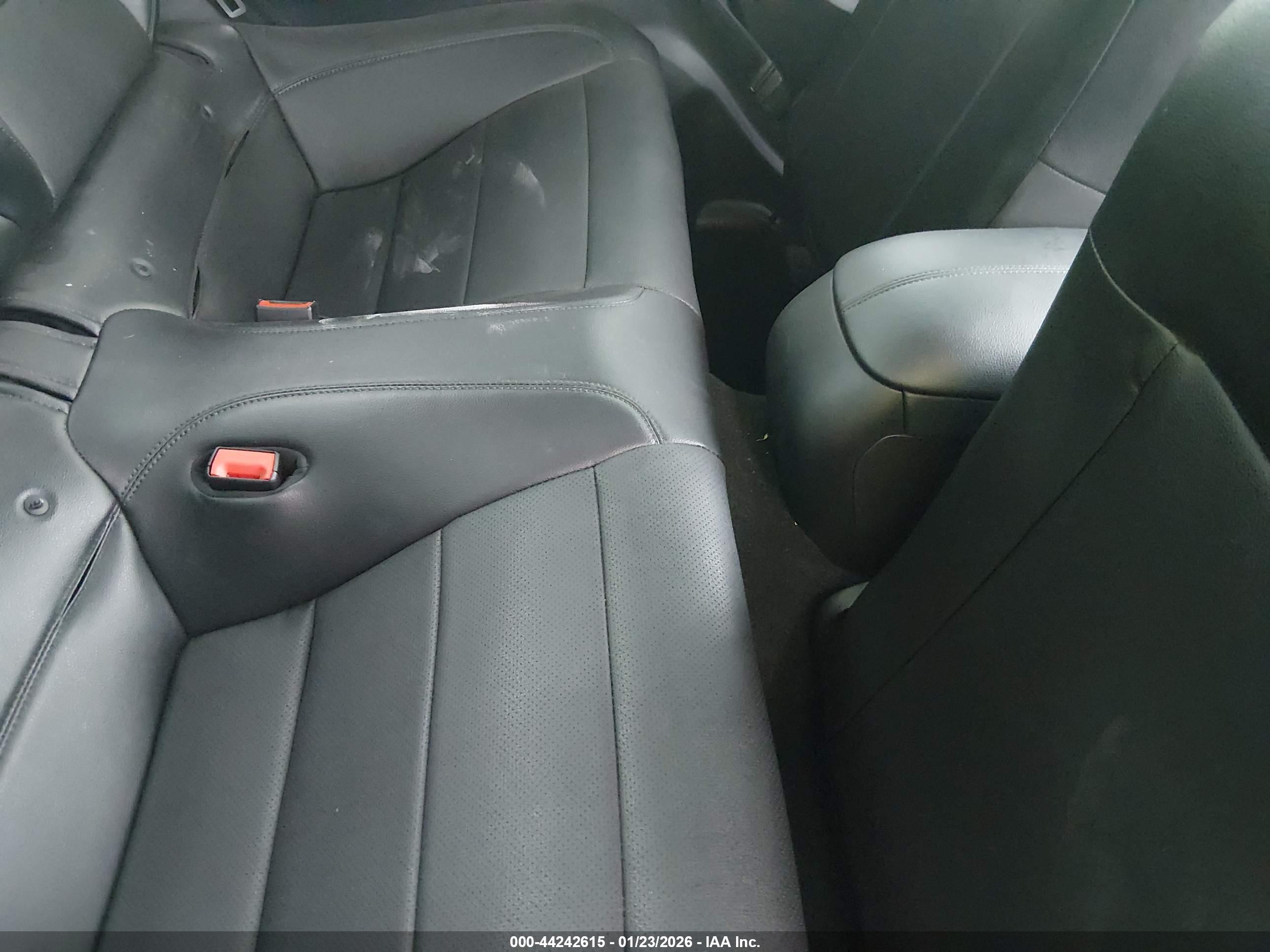 FORD MUSTANG image 8
