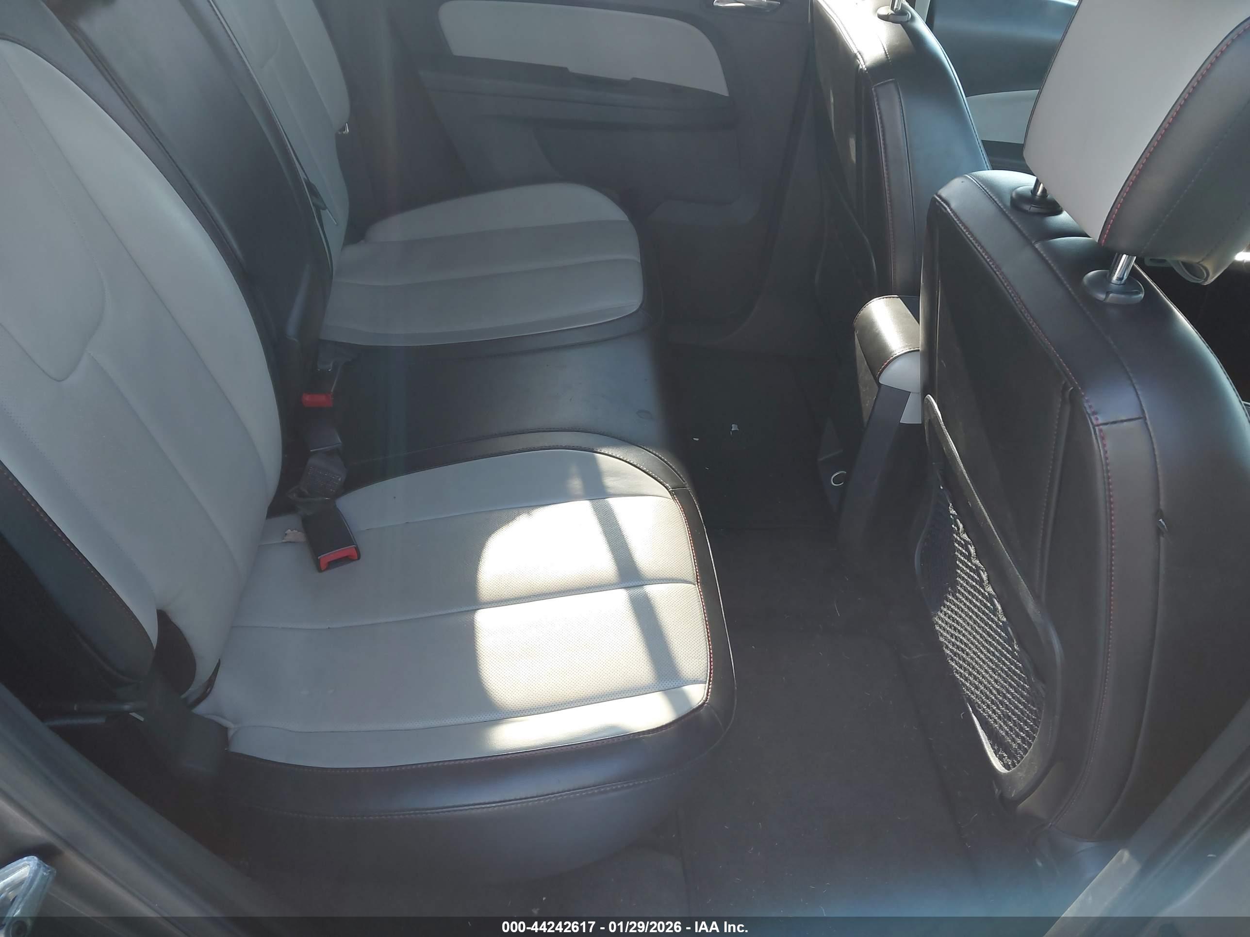 CHEVROLET EQUINOX image 8