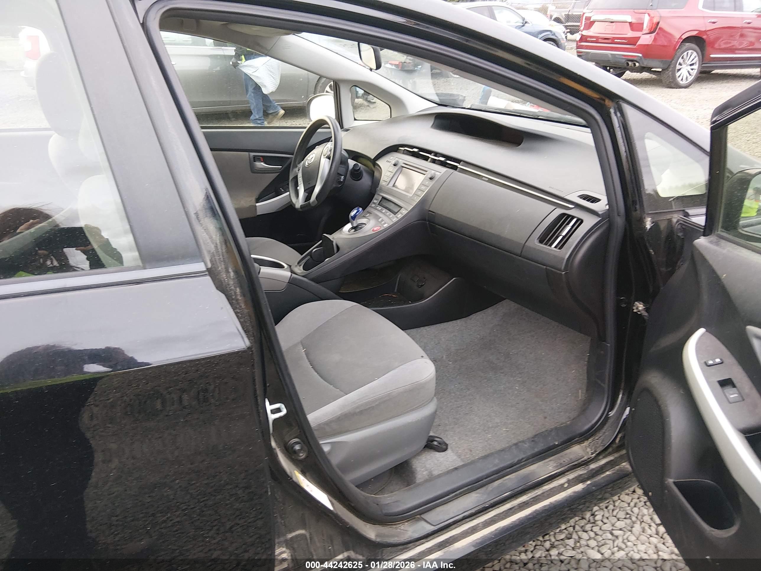TOYOTA PRIUS image 5