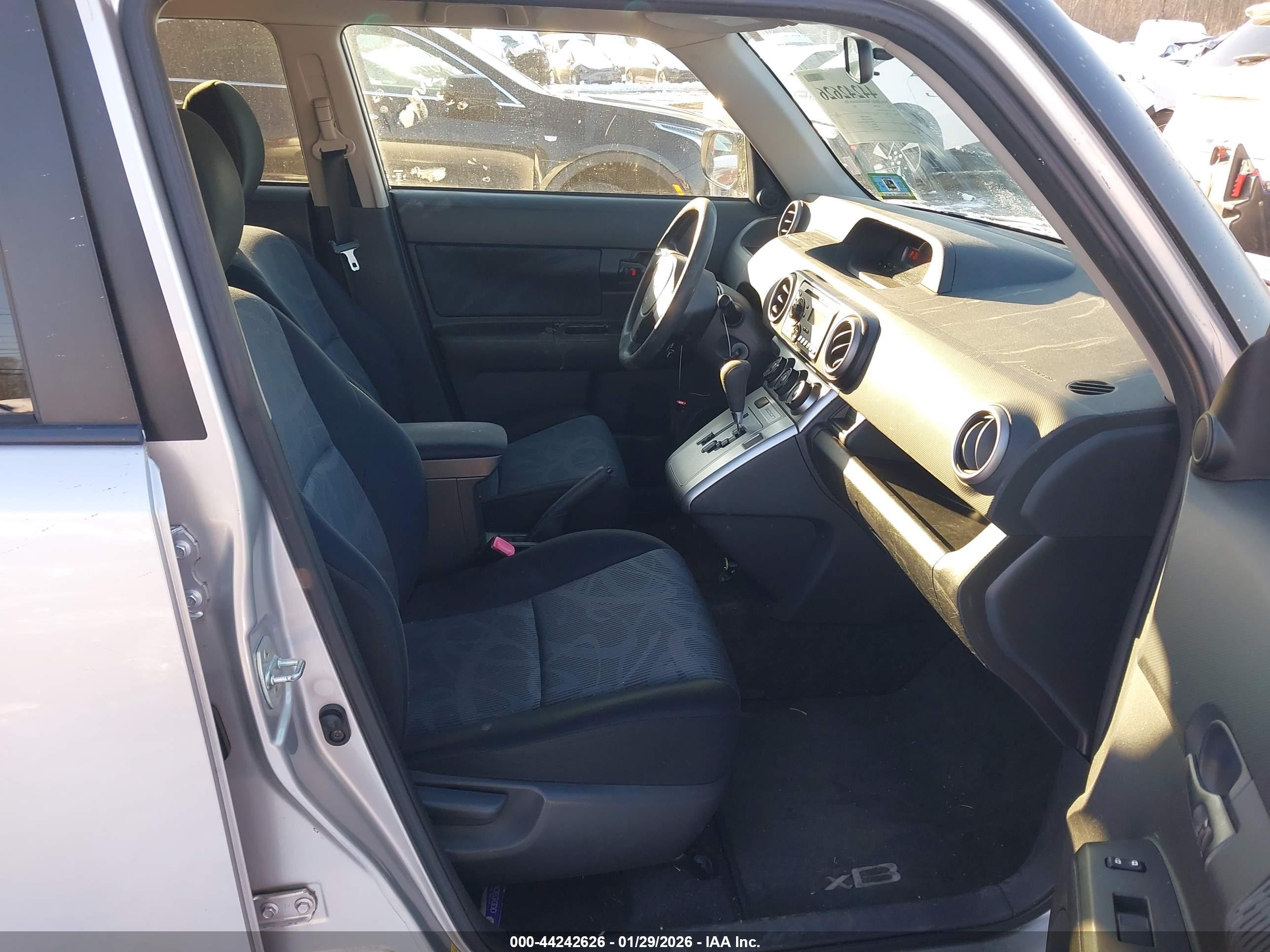 SCION XB image 5