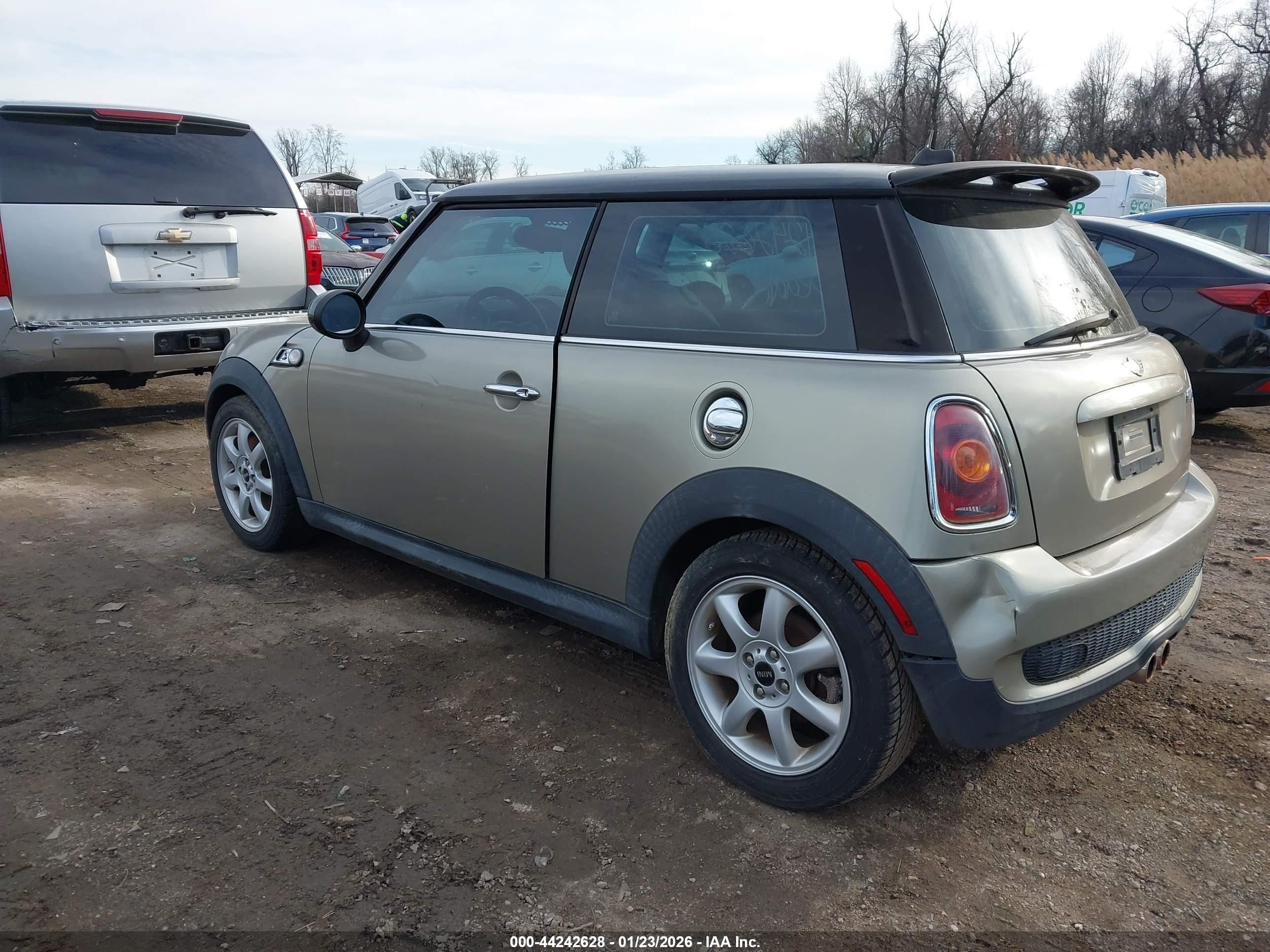 MINI COOPER image 3