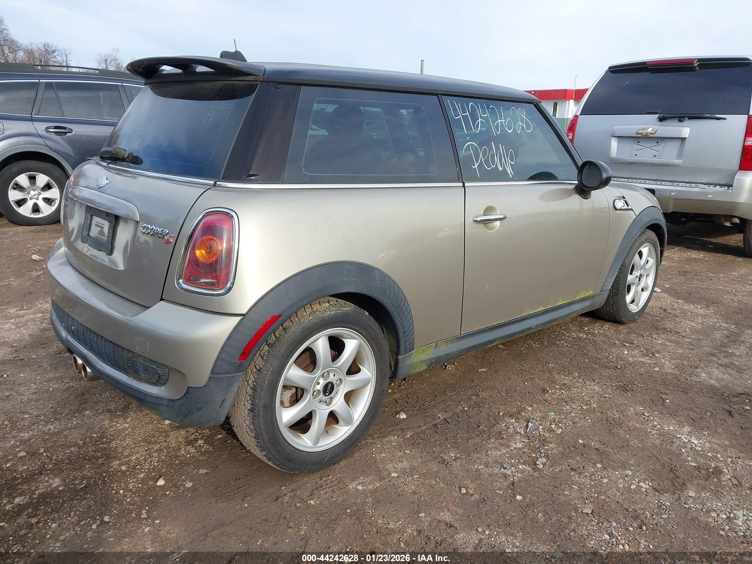 MINI COOPER image 4