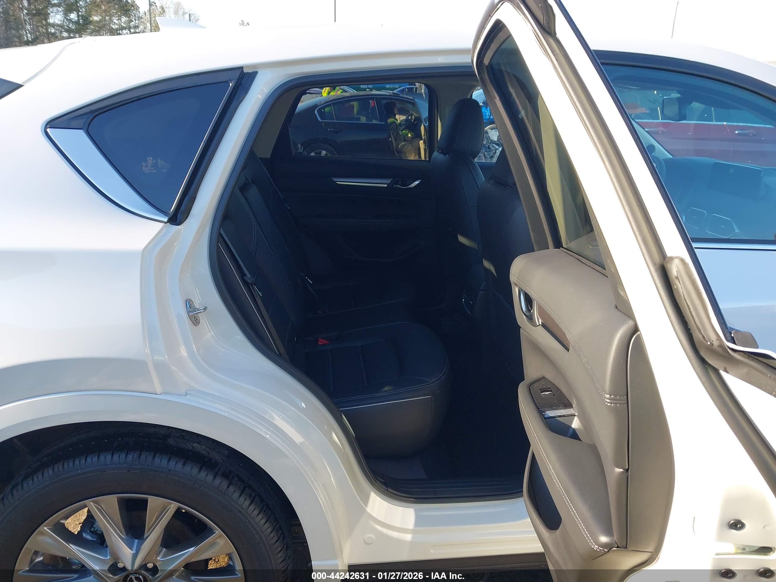MAZDA CX-5 image 8